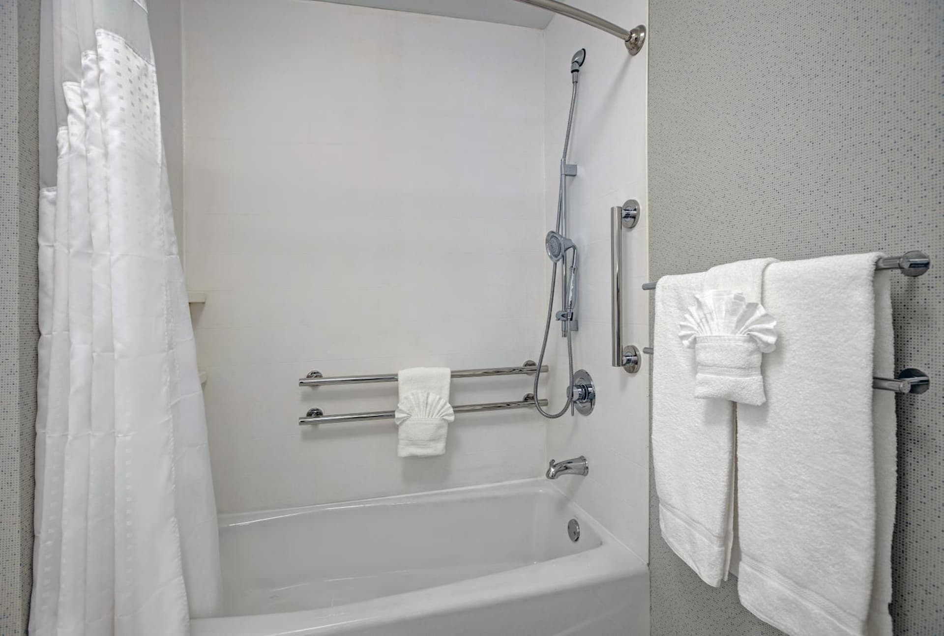 Holiday Inn Express & Suites - Milwaukee - Brookfield by IHG gallery photo in Brookfield, WI — image 26