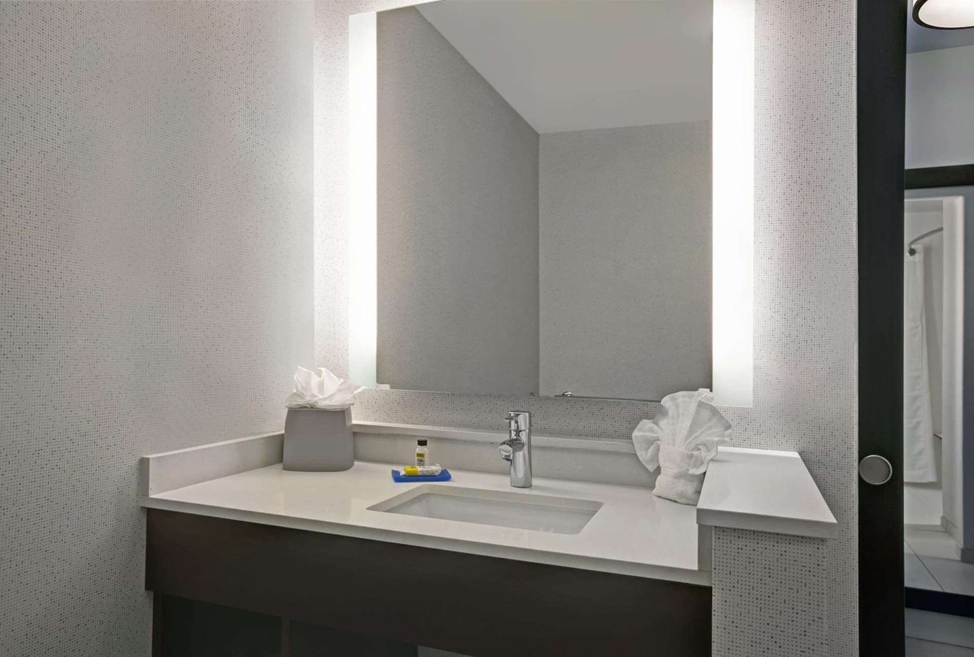 Holiday Inn Express & Suites - Milwaukee - Brookfield by IHG gallery photo in Brookfield, WI — image 71