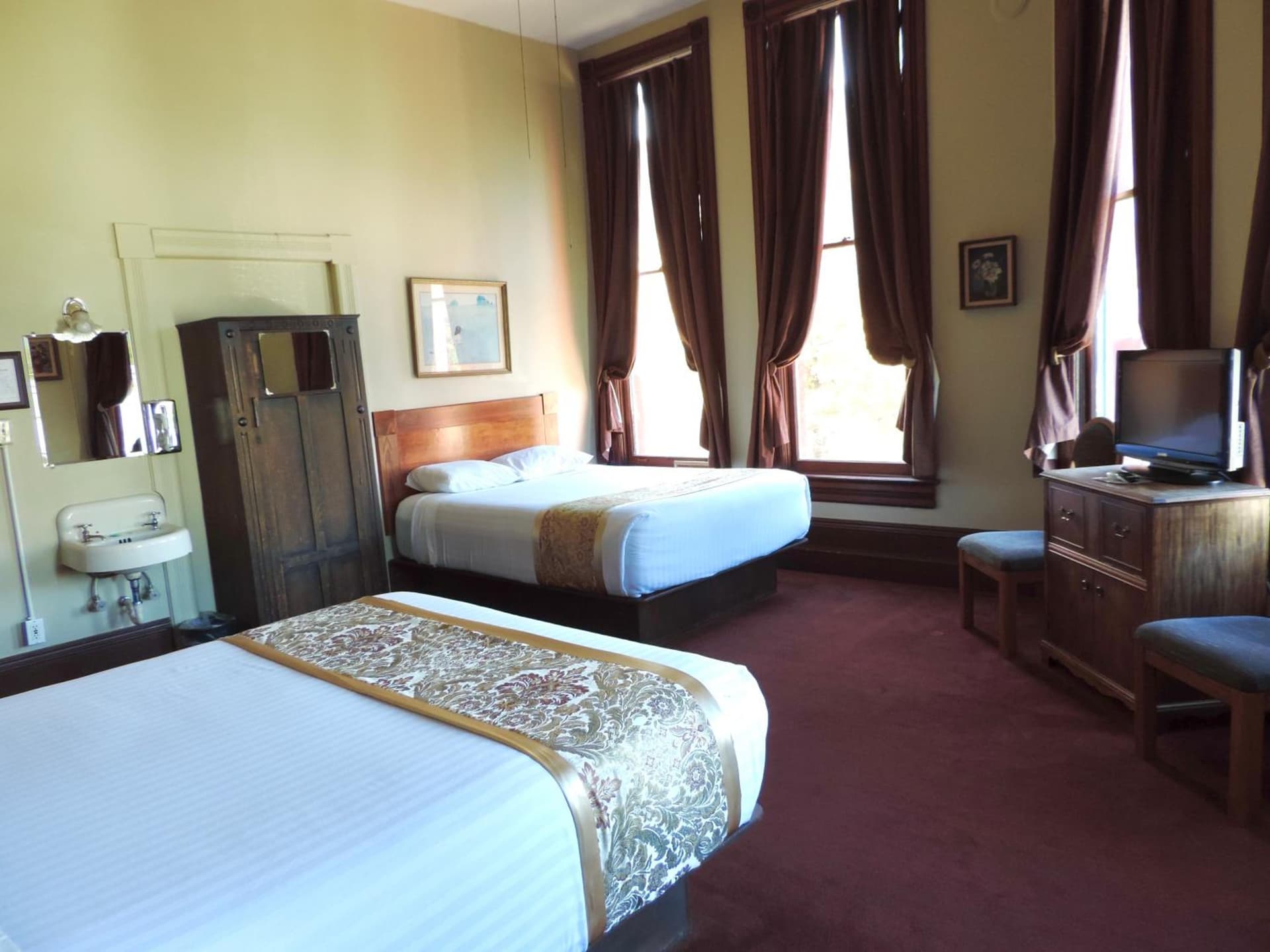 The Monarch Hotel gallery photo in Port Townsend, WA — image 6
