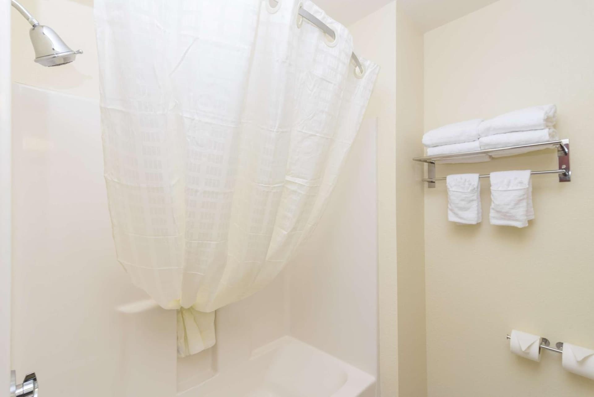 Best Western Concord Inn and Suites interior in Concord, NH — gallery photo 2