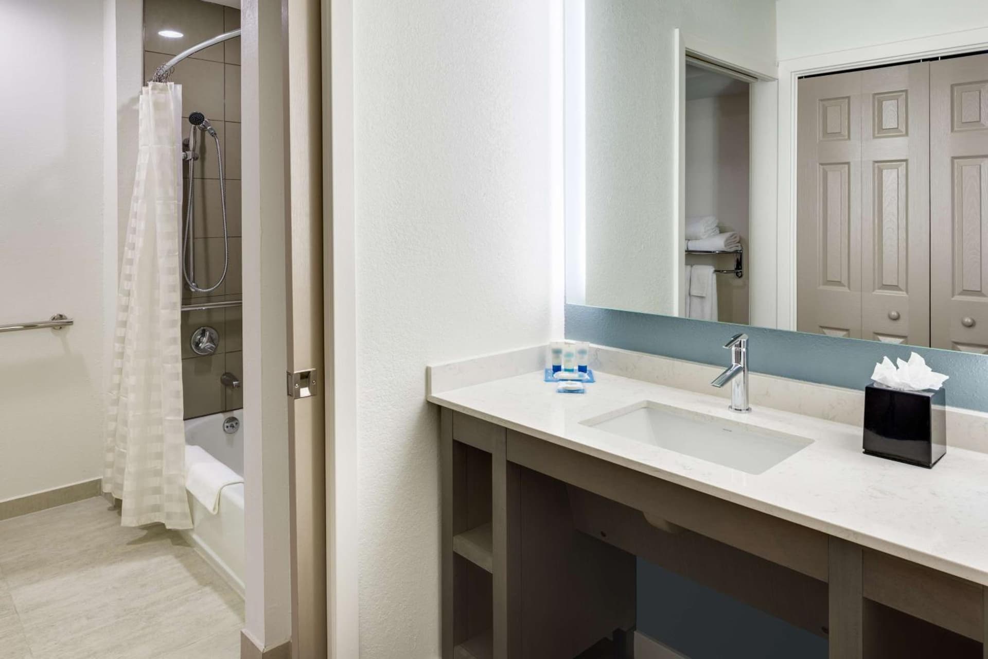 Hyatt House Boston Waltham gallery photo in Waltham, MA — image 11
