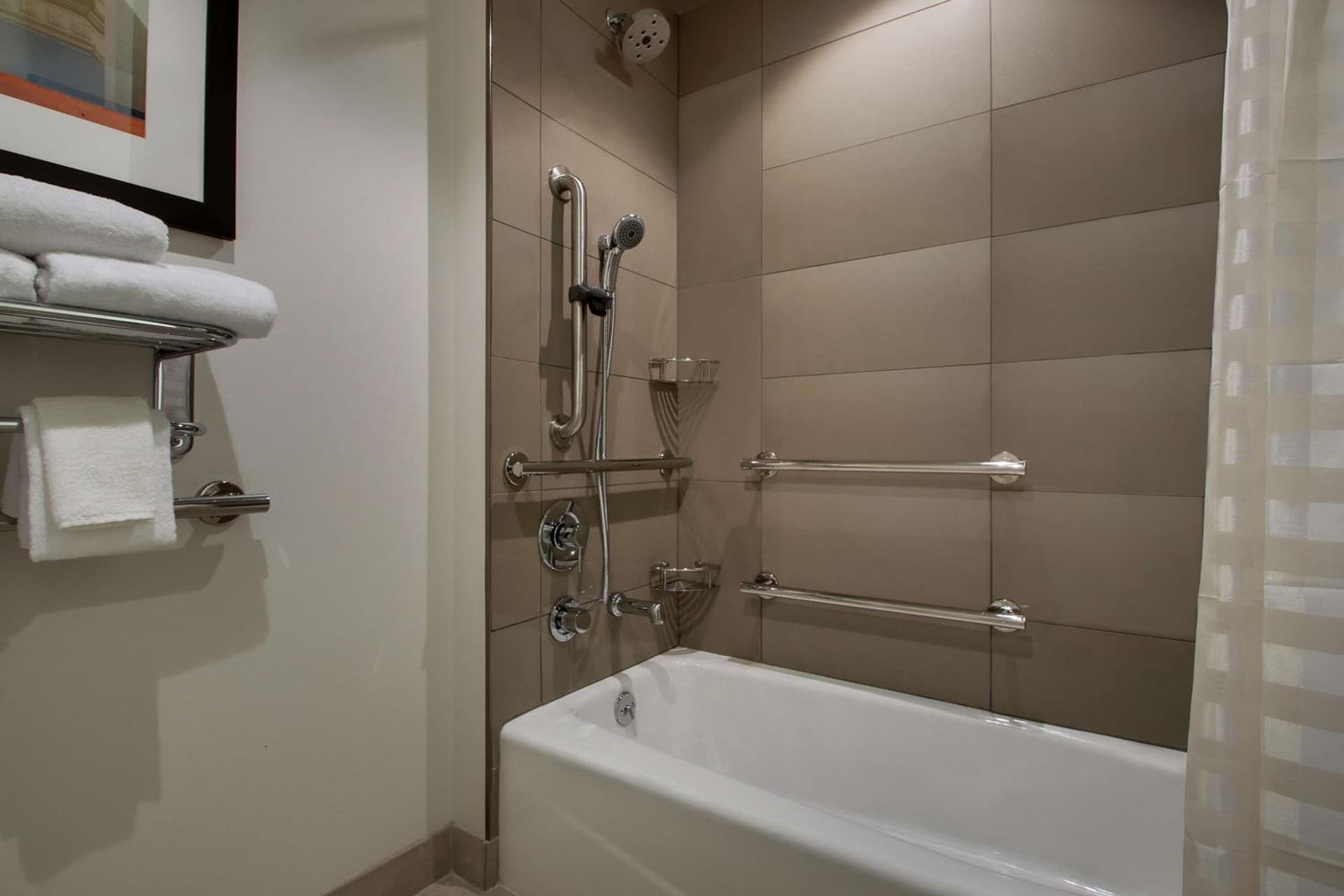 Hyatt House Oak Brook gallery photo in Oak Brook, IL — image 51