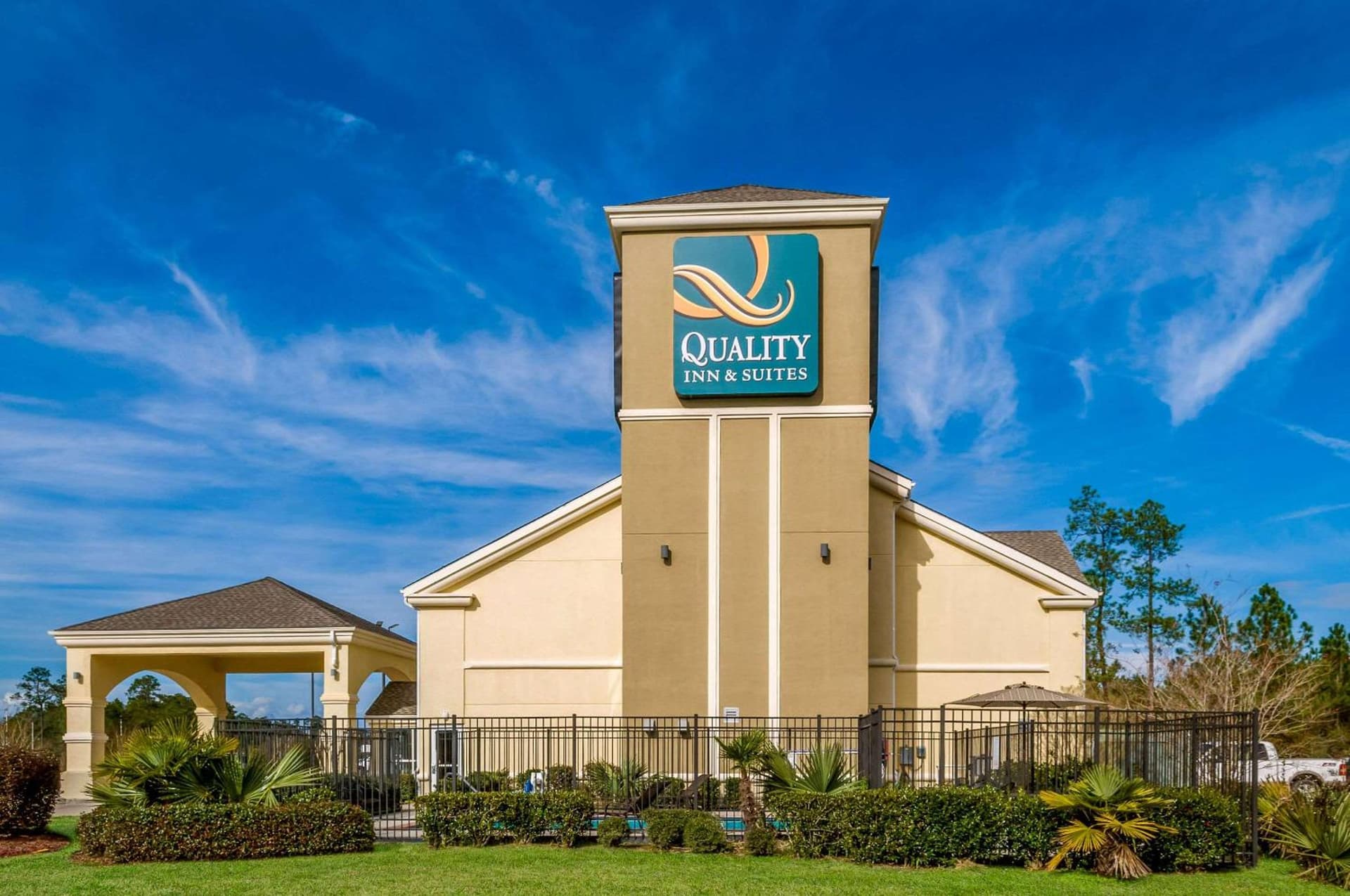 Quality Inn & Suites Slidell property views in Slidell, LA — gallery photo 3