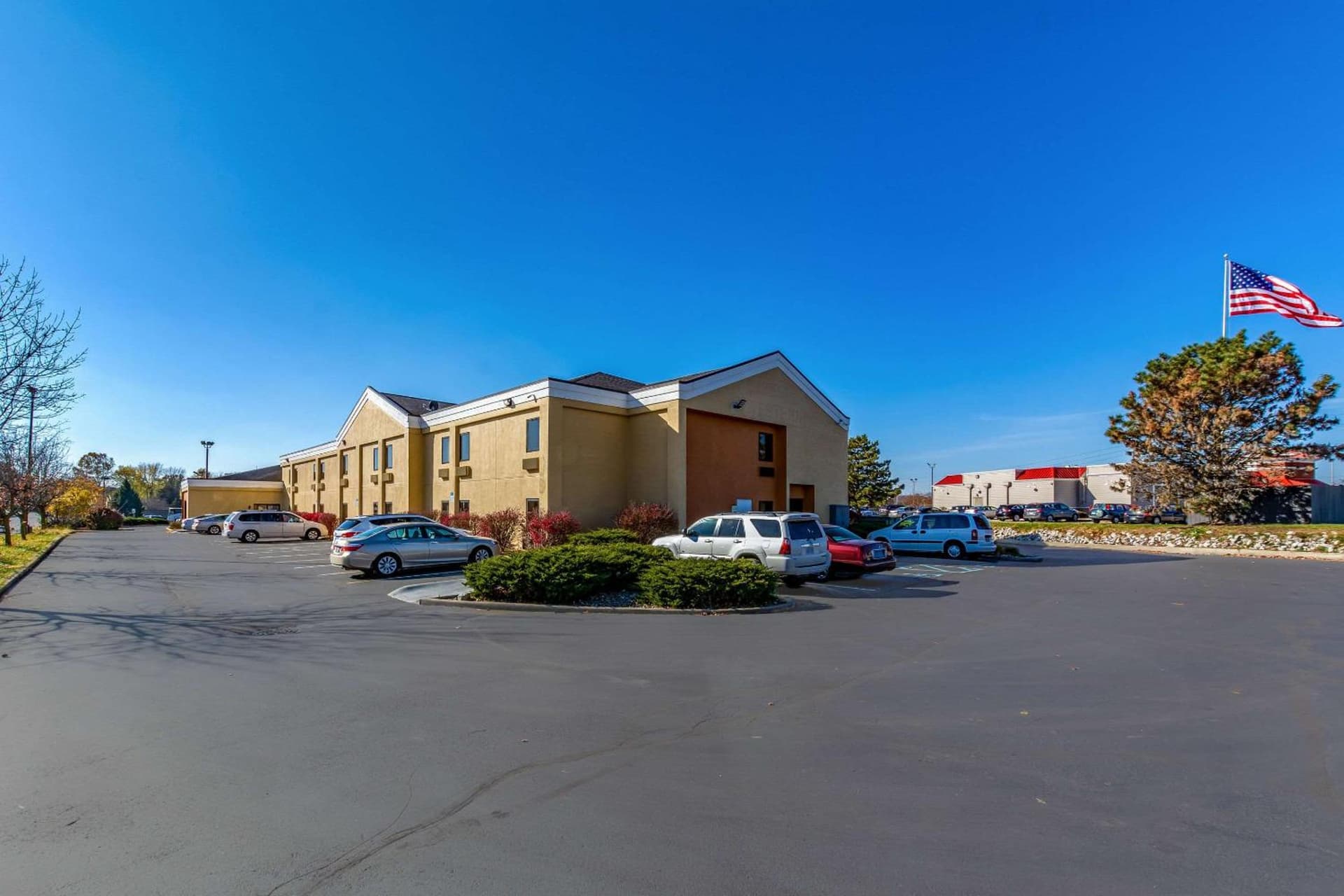 Quality Inn & Suites Southport property views in Indianapolis, IN — gallery photo 3