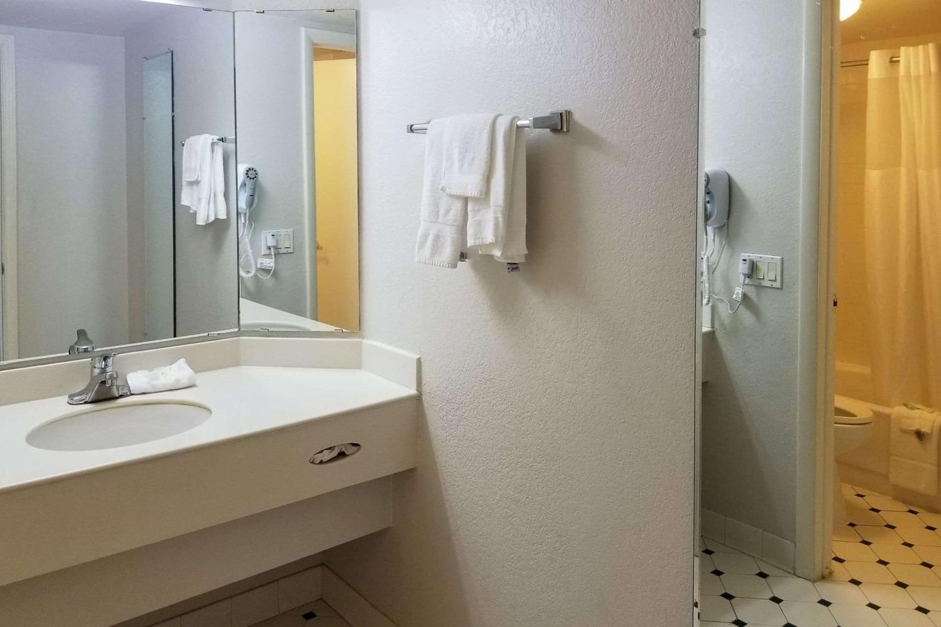 Motel 6 Aurora, CO - Medical Center gallery photo in Aurora, CO — image 5