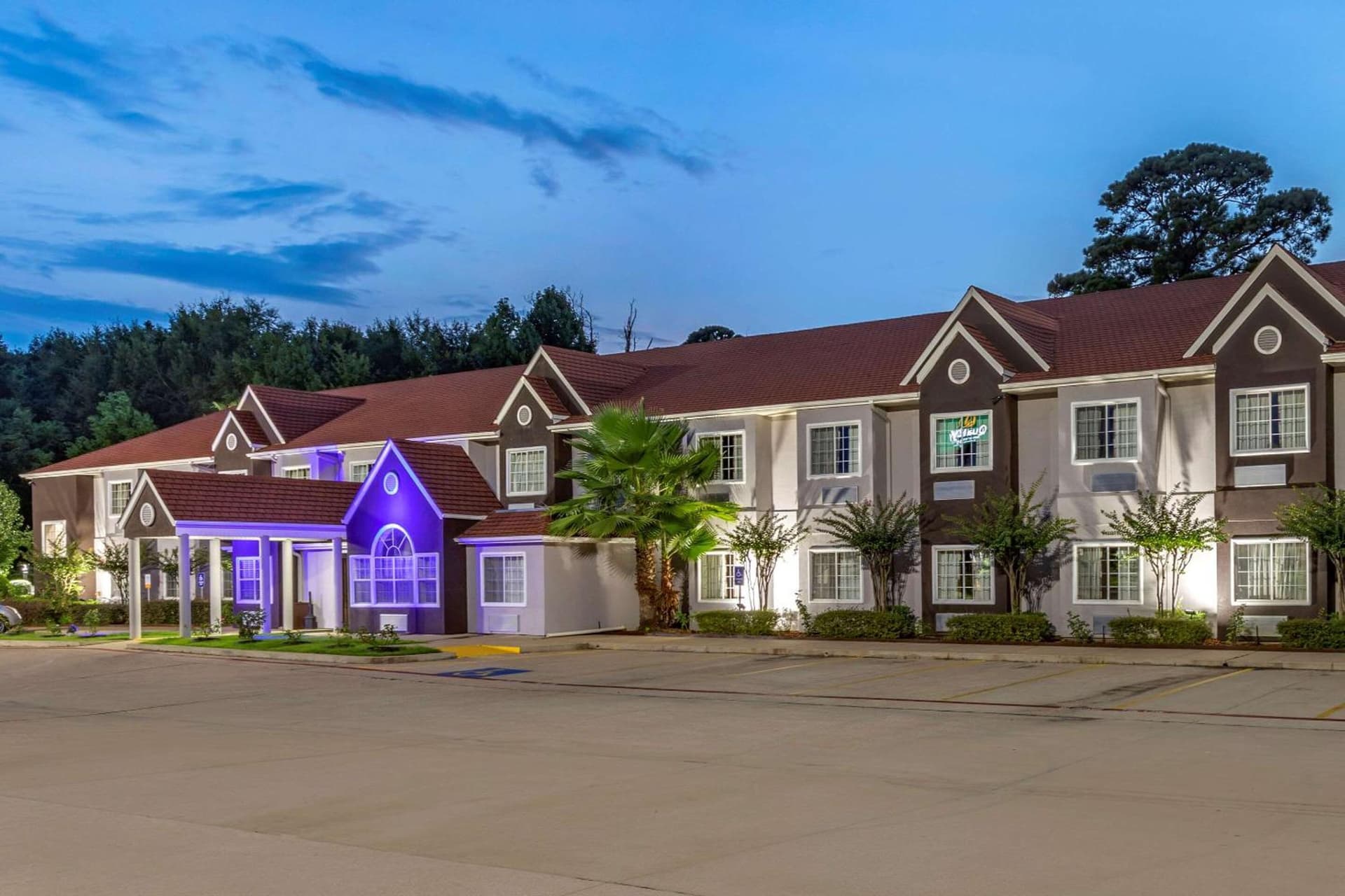 Quality Inn & Suites Longview I-20 property views in Longview, TX — gallery photo 3
