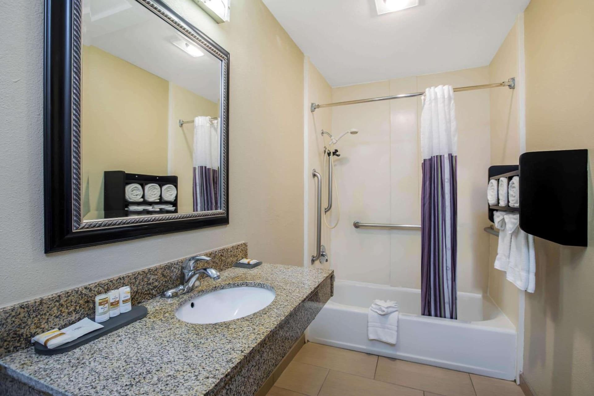 La Quinta by Wyndham Carlsbad - Legoland Area gallery photo in Carlsbad, CA — image 22