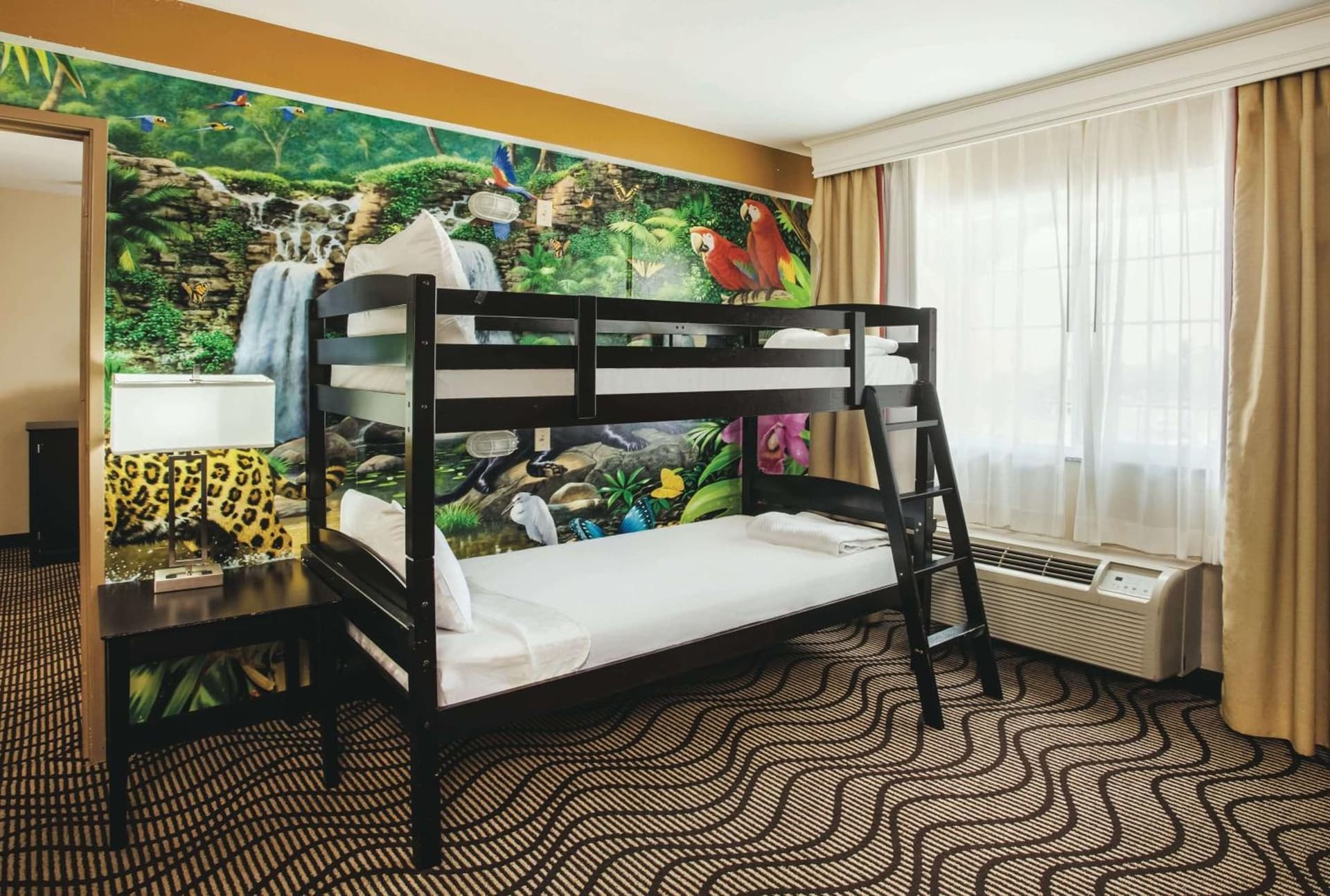 La Quinta by Wyndham Carlsbad - Legoland Area interior in Carlsbad, CA — gallery photo 2