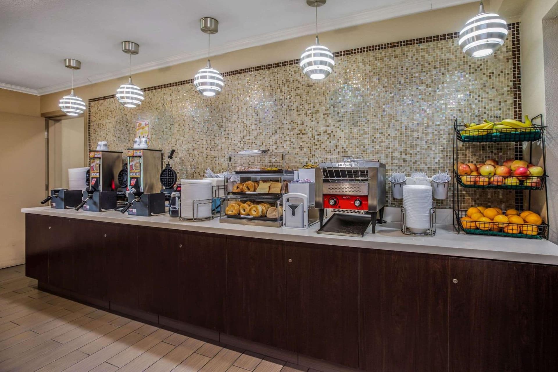 La Quinta by Wyndham Carlsbad - Legoland Area gallery photo in Carlsbad, CA — image 18