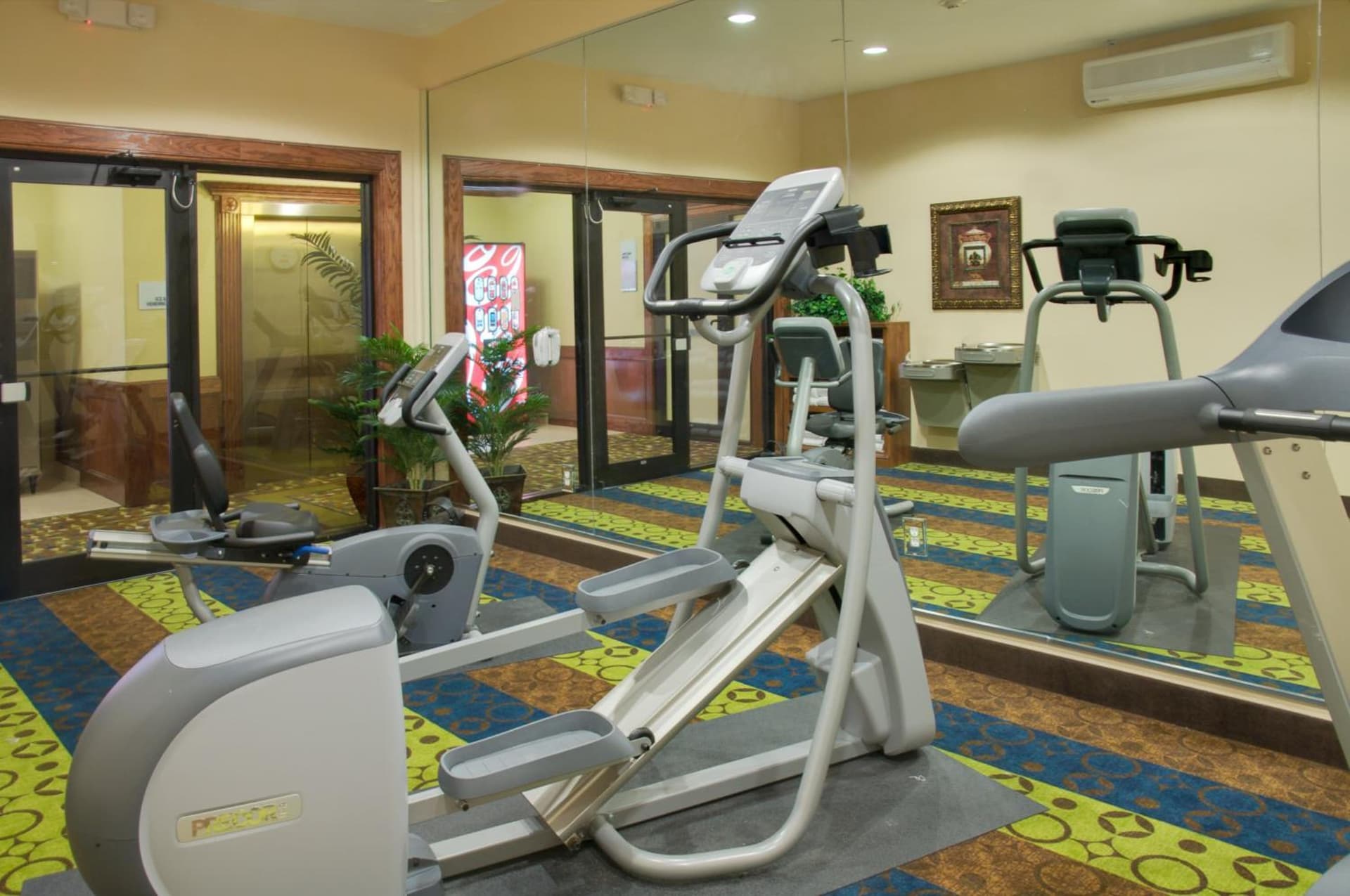 Holiday Inn Express & Suites Galveston West-Seawall interior in Galveston, TX — gallery photo 2