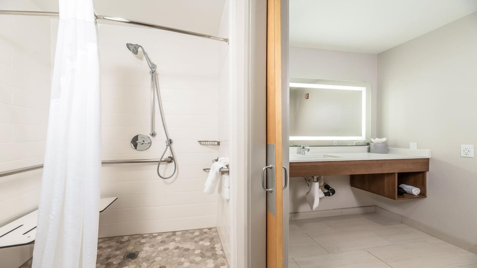 Holiday Inn Express Fremont - Milpitas Central by IHG gallery photo in Fremont, CA — image 47