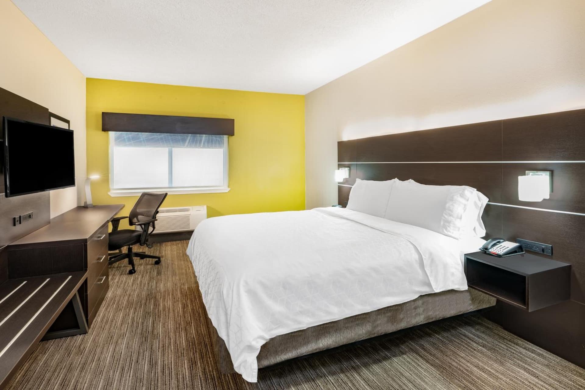 Holiday Inn Express Hotel & Suites Albuquerque - North Balloon Fiesta Park by IHG gallery photo in Albuquerque, NM — image 18