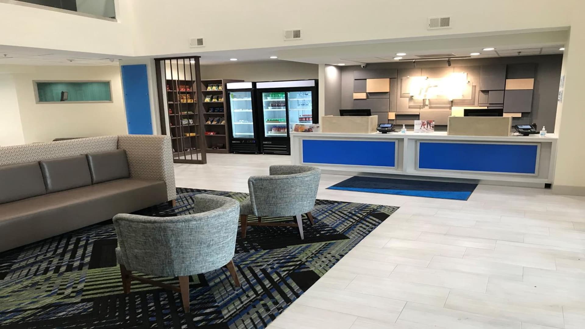 Holiday Inn Express & Suites Arlington North – Stadium Area by IHG gallery photo in Arlington, TX — image 83
