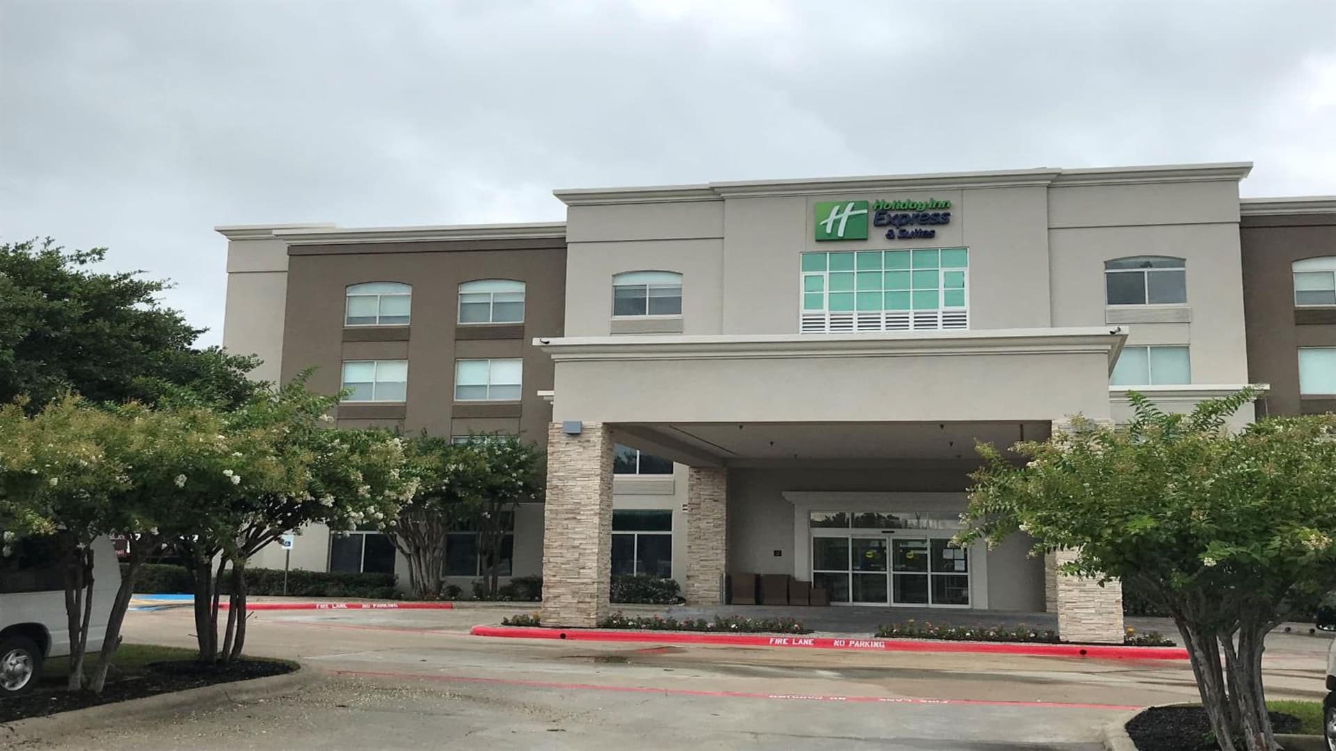 Holiday Inn Express & Suites Arlington North – Stadium Area by IHG gallery photo in Arlington, TX — image 39