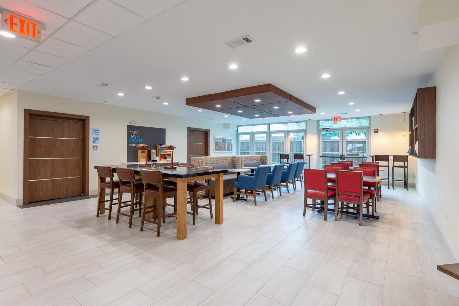 Holiday Inn Express & Suites Arlington North – Stadium Area by IHG gallery photo in Arlington, TX — image 54