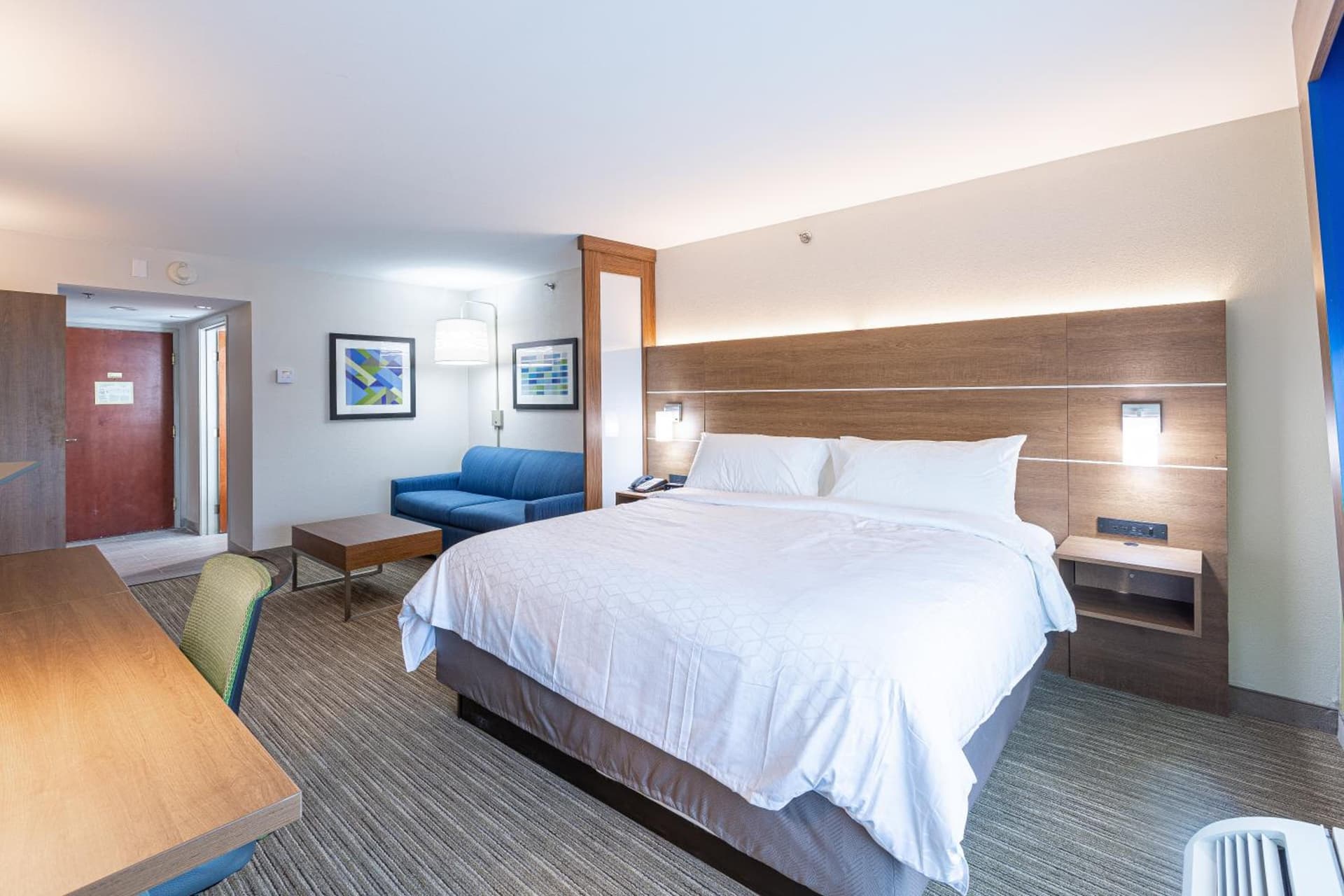 Holiday Inn Express & Suites Arlington North – Stadium Area by IHG gallery photo in Arlington, TX — image 31