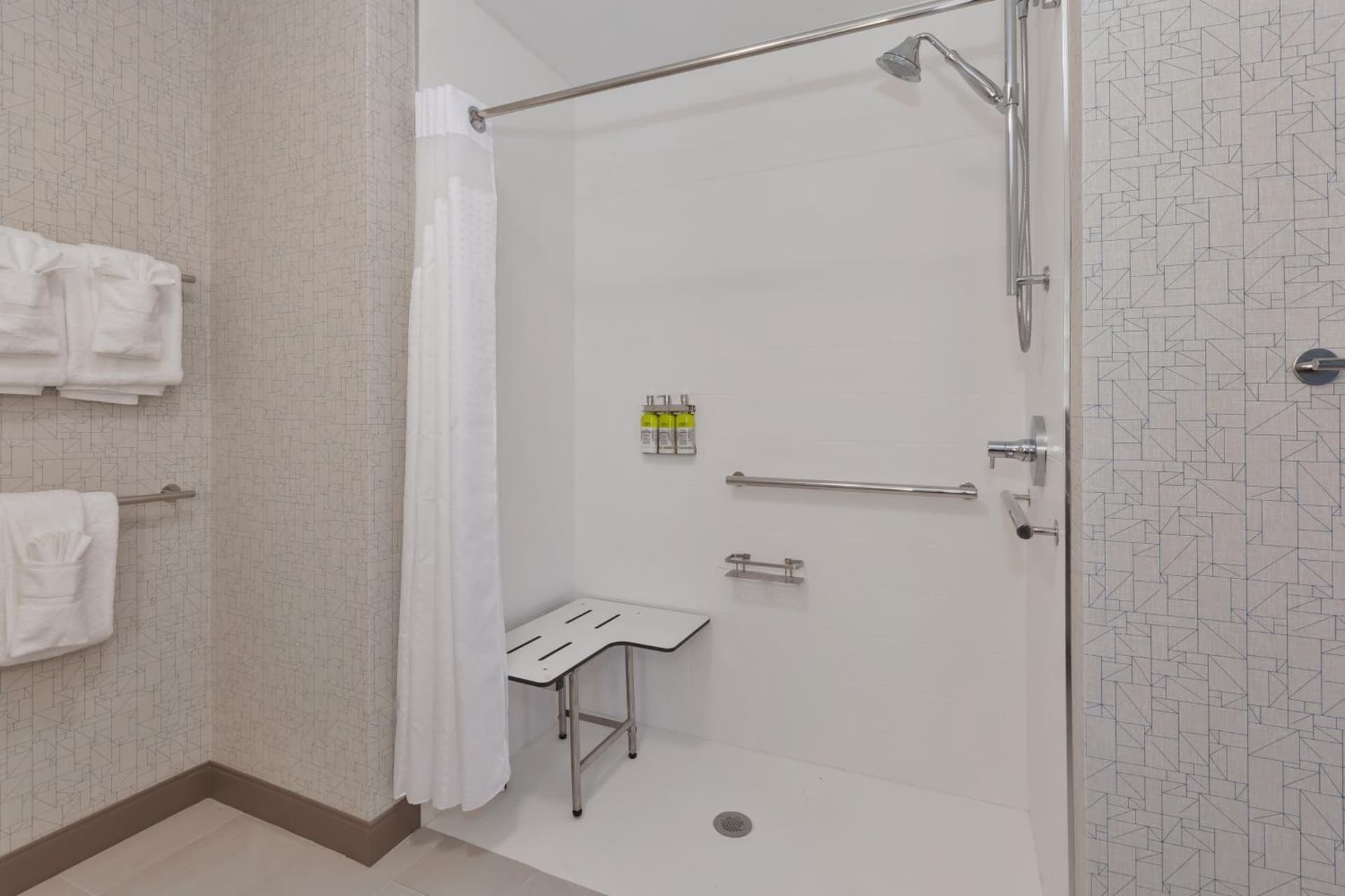Holiday Inn Express & Suites - Grand Rapids Airport - South by IHG gallery photo in Grand Rapids, MI — image 4