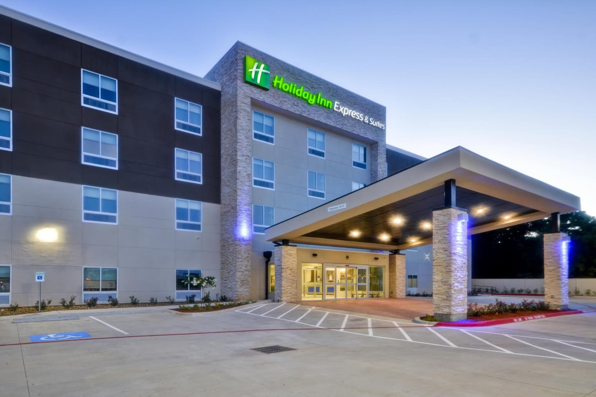 Holiday Inn Express & Suites - Houston NASA - Boardwalk Area by IHG gallery photo in Seabrook, TX — image 7