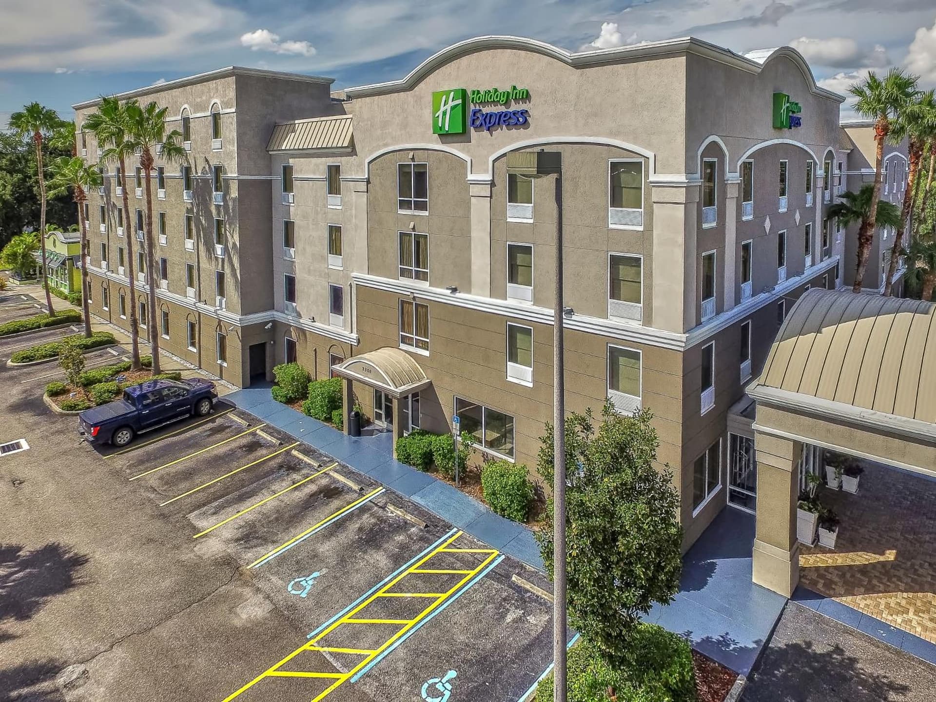 Holiday Inn Express Hotel & Suites Clearwater US 19 North by IHG interior in Clearwater, FL — gallery photo 2