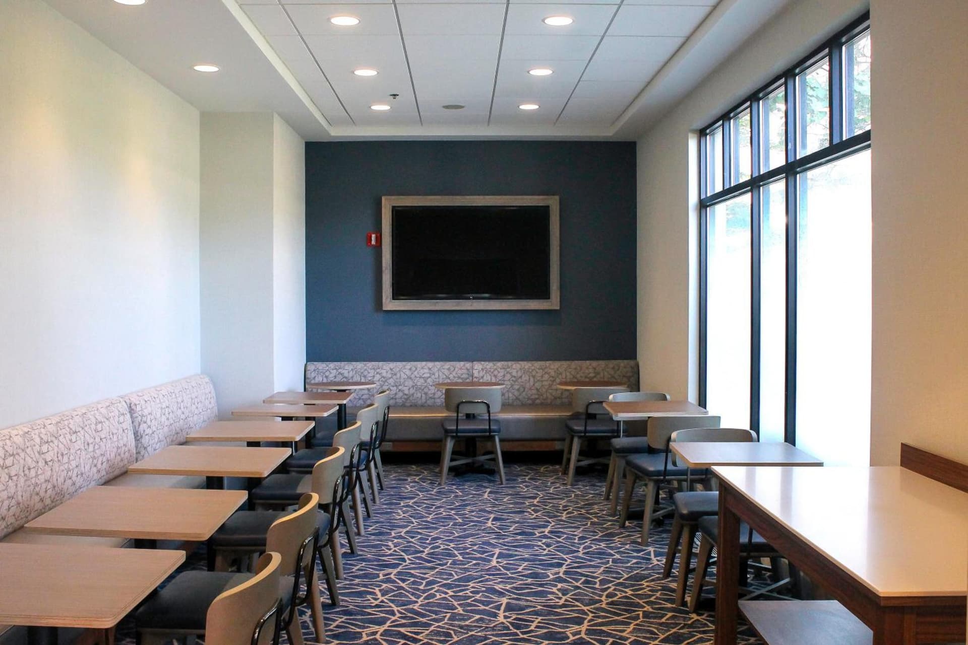 Holiday Inn Express & Suites Boston - Cambridge by IHG gallery photo in Cambridge, MA — image 8