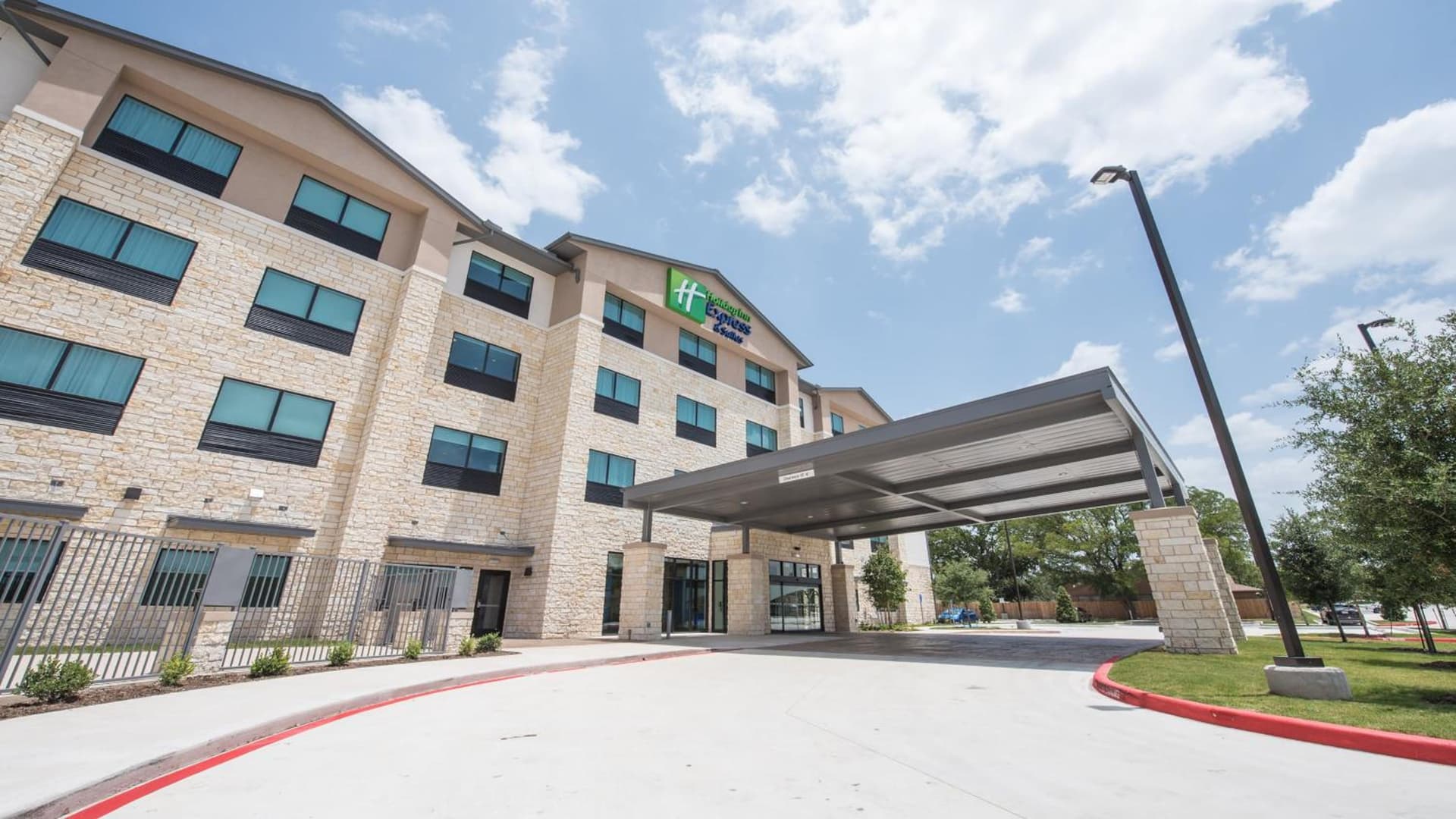 Holiday Inn Express & Suites - Dripping Springs - Austin Area by IHG gallery photo in Dripping Springs, TX — image 11
