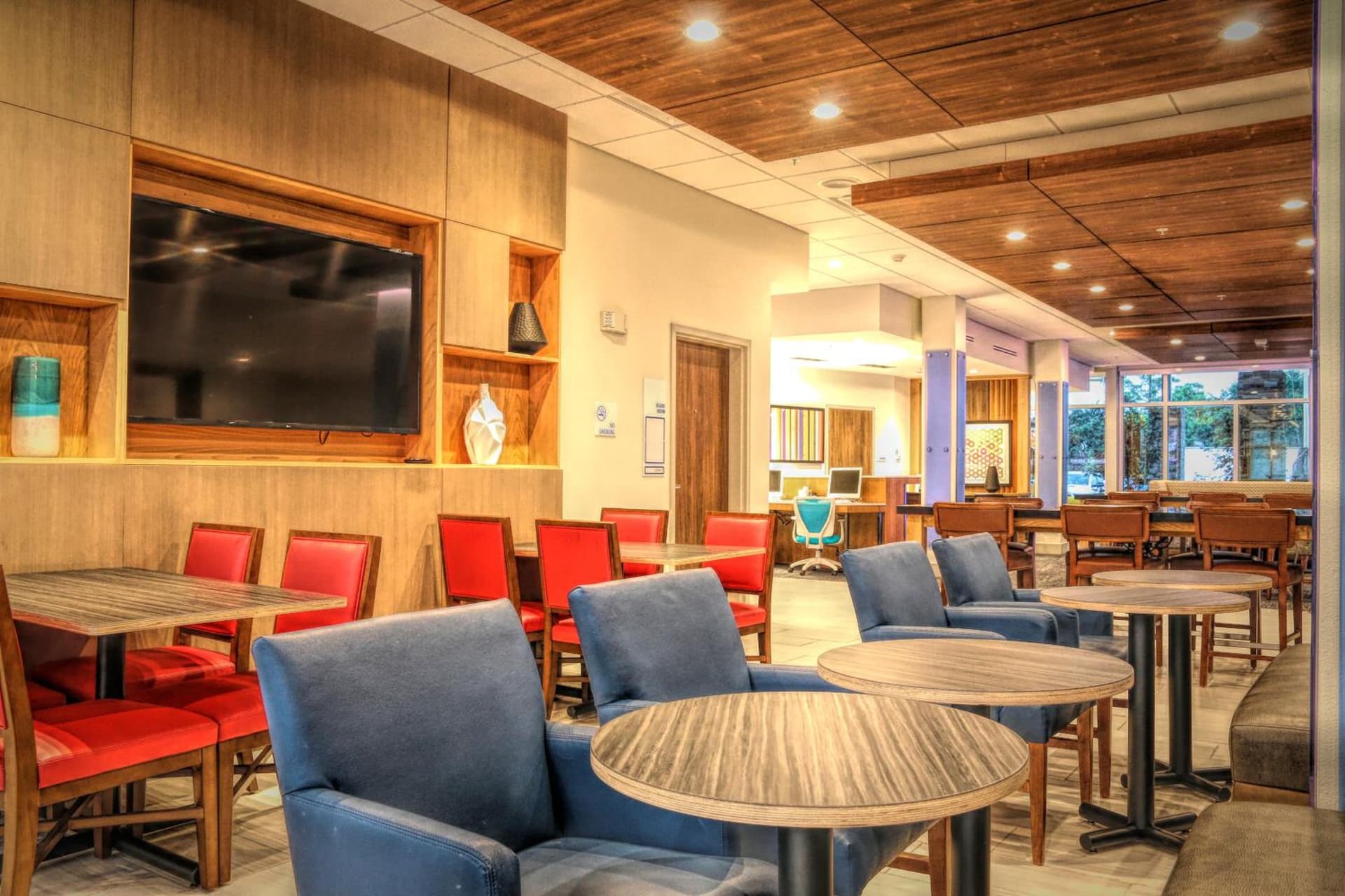 Holiday Inn Express & Suites - Chalmette - New Orleans S by IHG gallery photo in Chalmette, LA — image 23