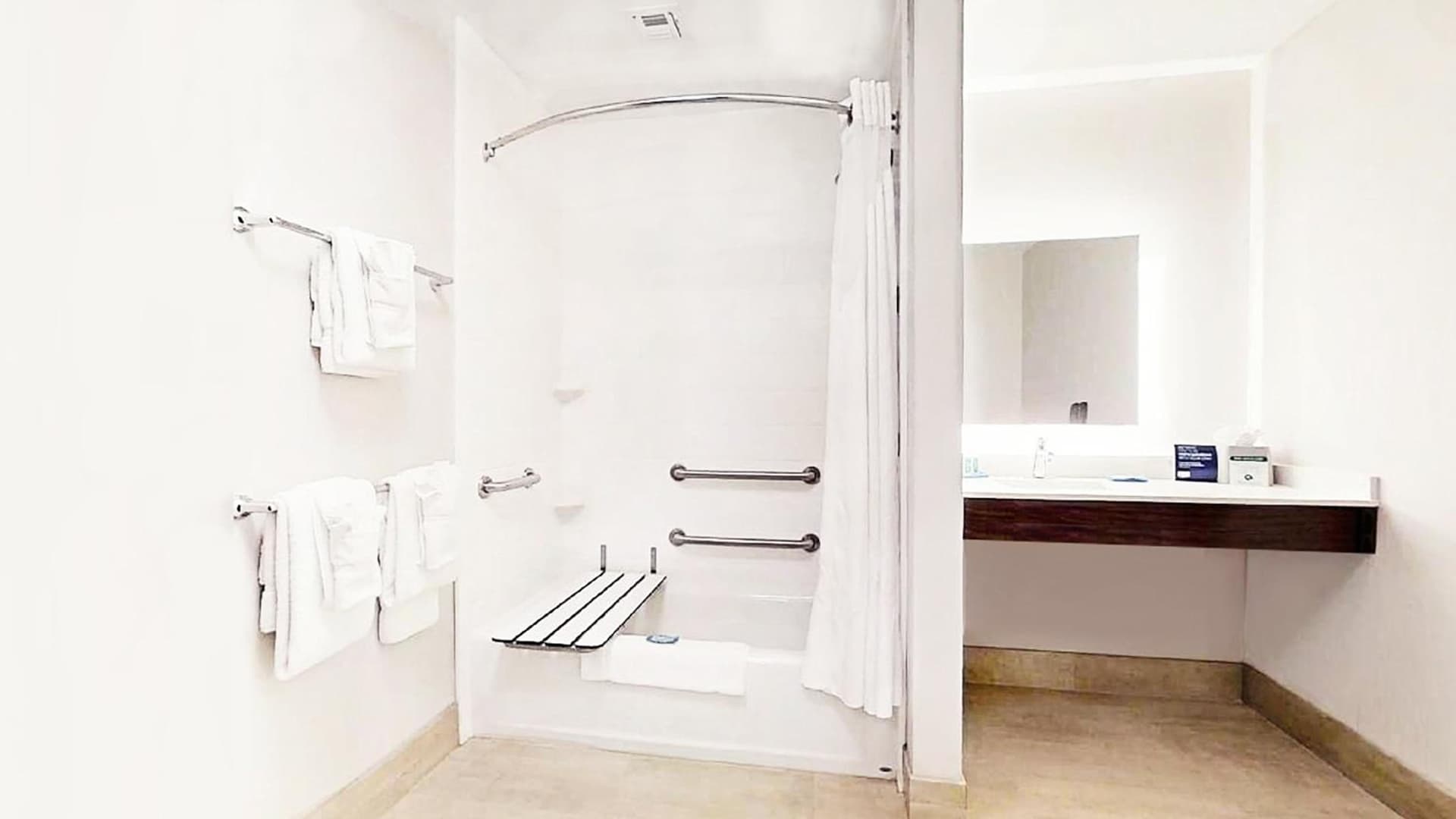 Holiday Inn Express & Suites - Chalmette - New Orleans S by IHG gallery photo in Chalmette, LA — image 22