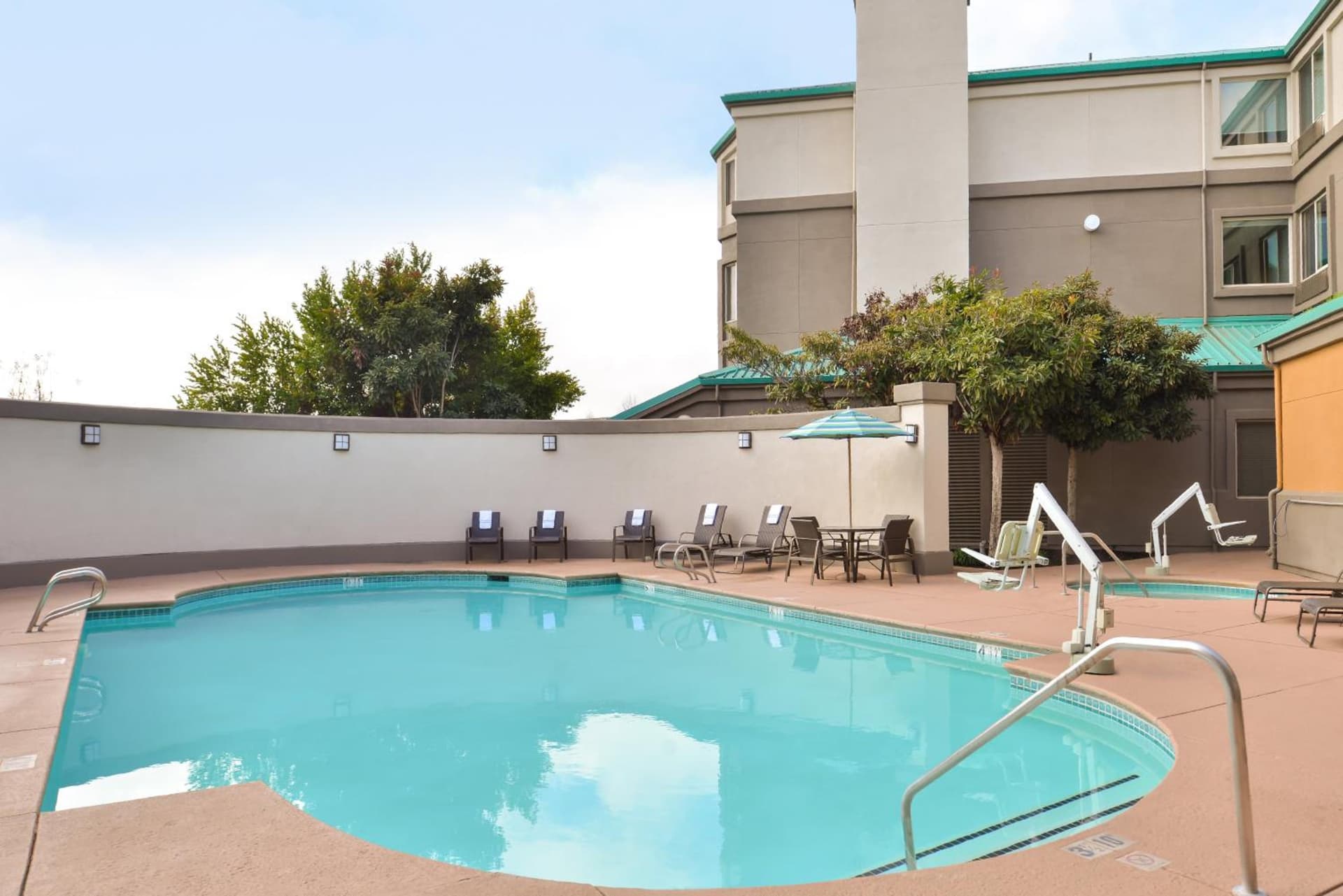 HOLIDAY INN EXPRESS & SUITES ELK GROVE CENTRAL - HWY 99 by IHG gallery photo in Elk Grove, CA — image 57