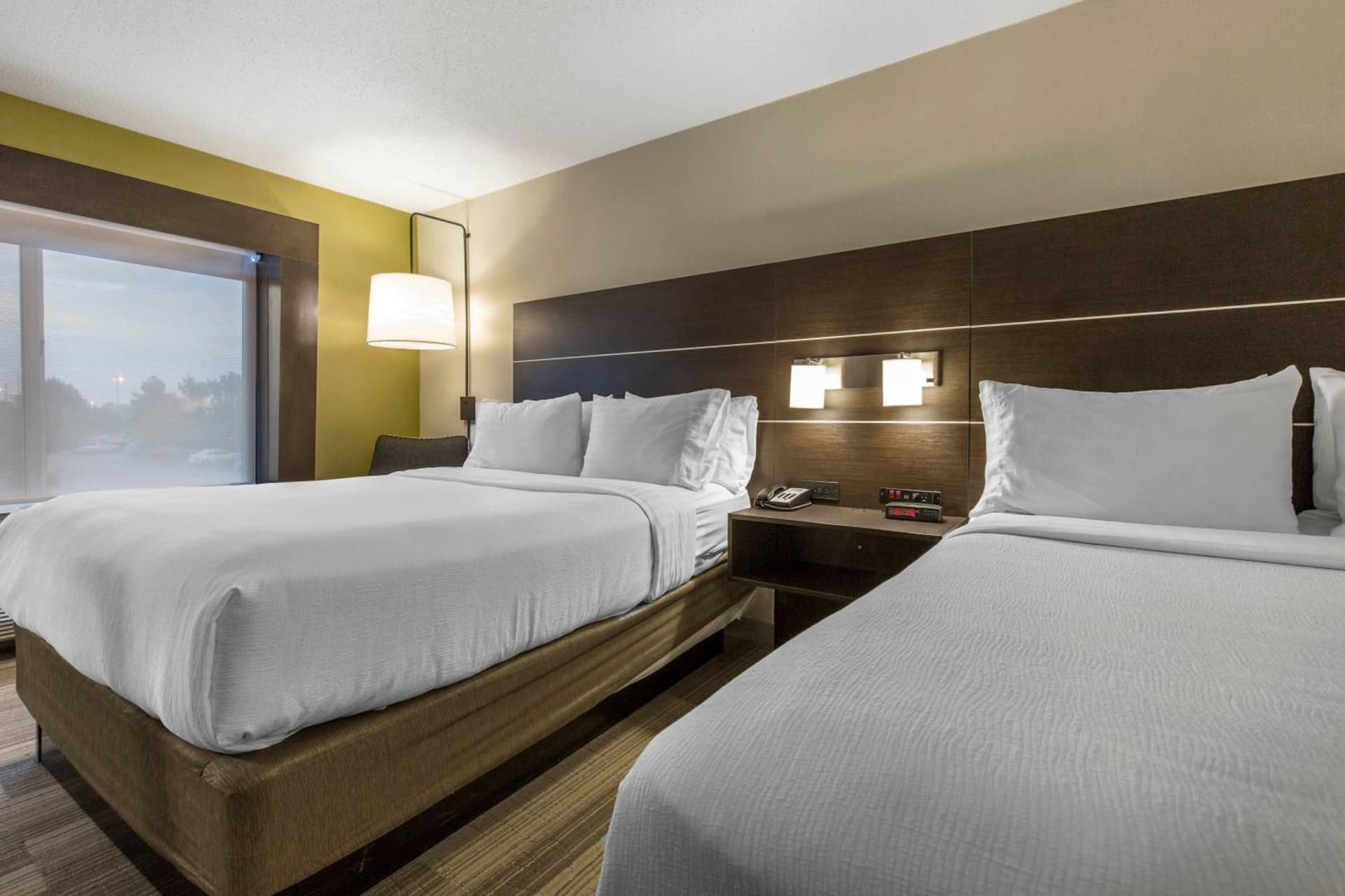 Holiday Inn Express & Suites Chicago West - St Charles by IHG gallery photo in Saint Charles, IL — image 7