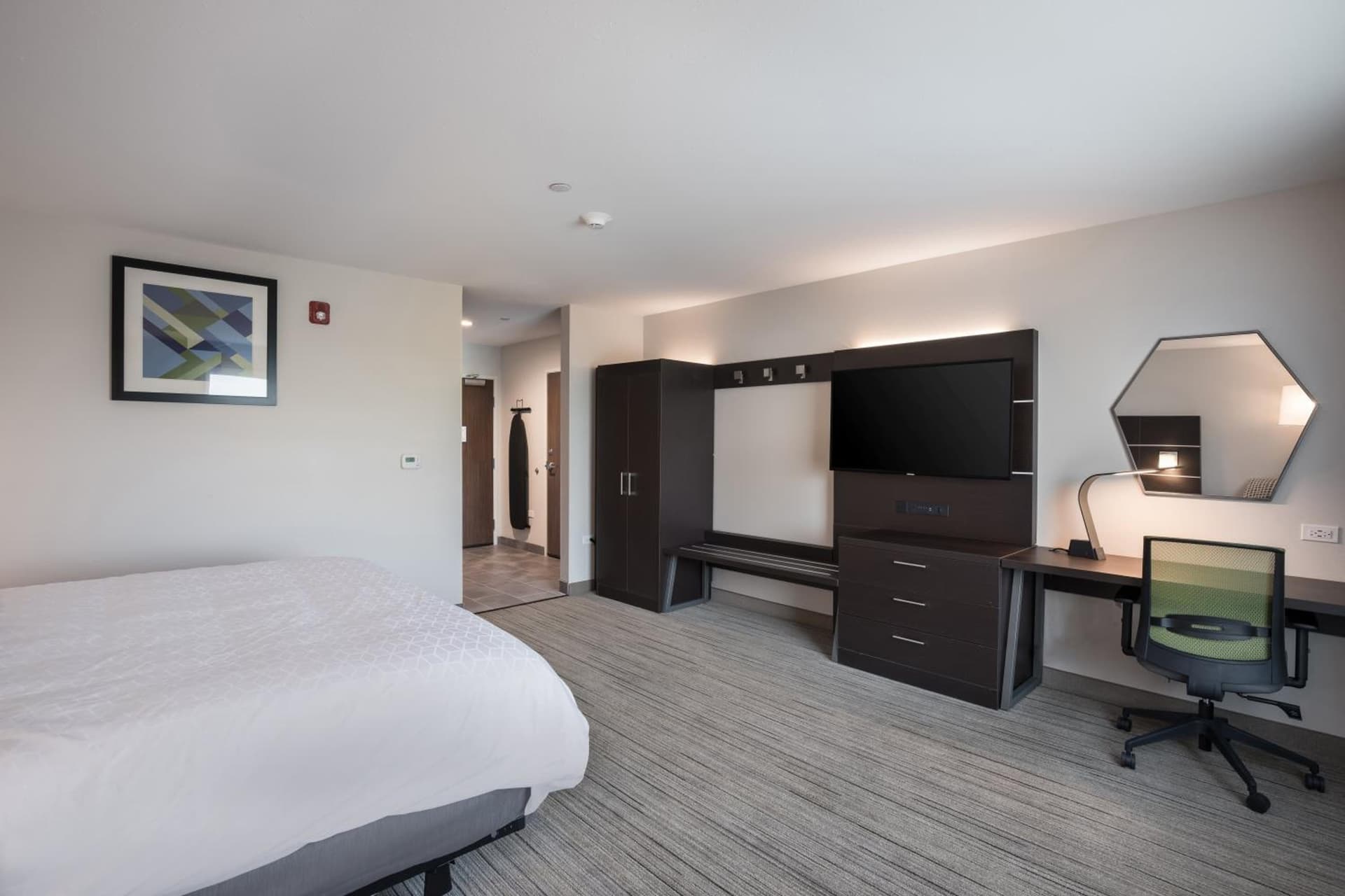 Holiday Inn Express & Suites Chicago - Hoffman Estates by IHG property views in Hoffman Estates, IL — gallery photo 3
