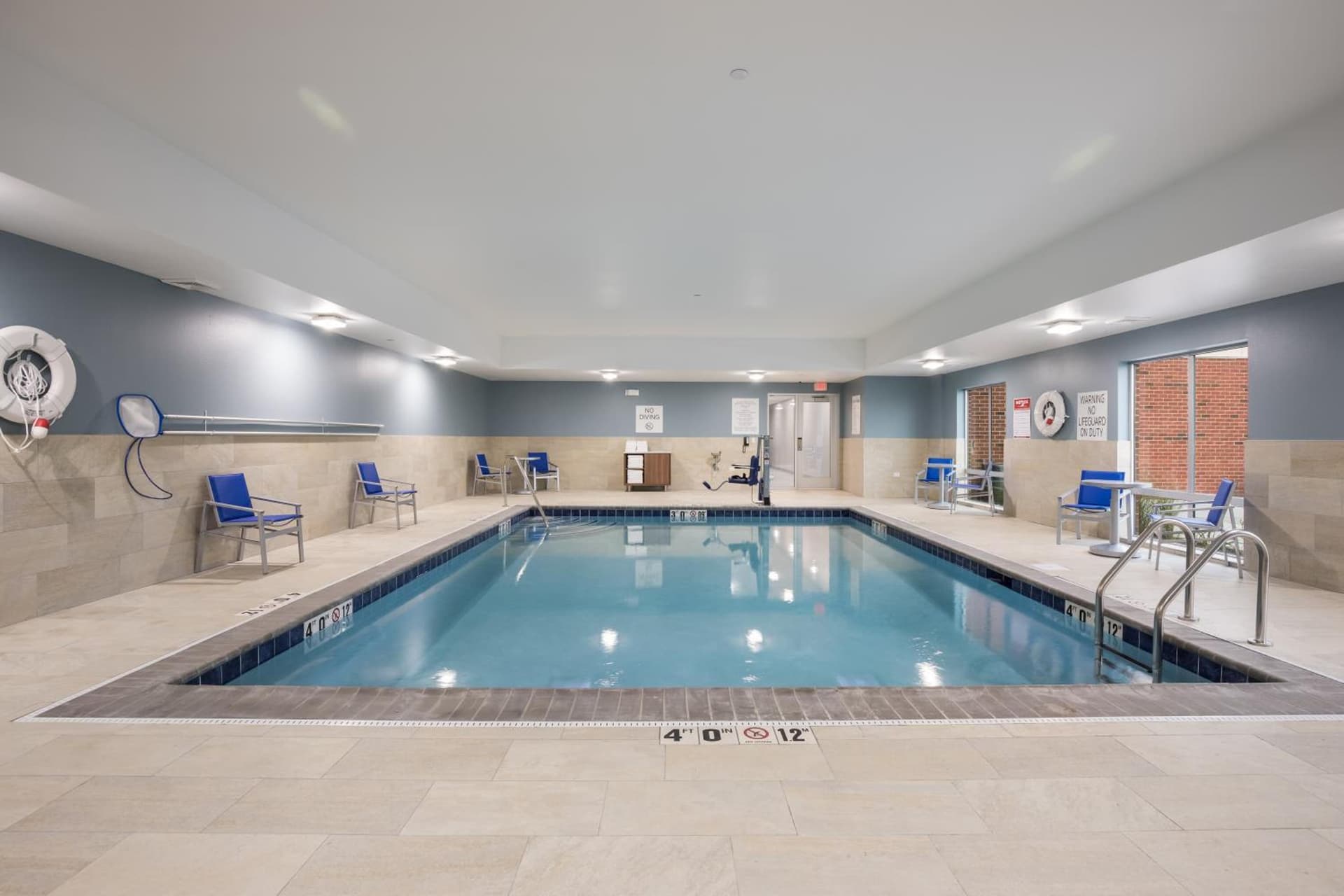 Holiday Inn Express & Suites Chicago - Hoffman Estates by IHG gallery photo in Hoffman Estates, IL — image 9