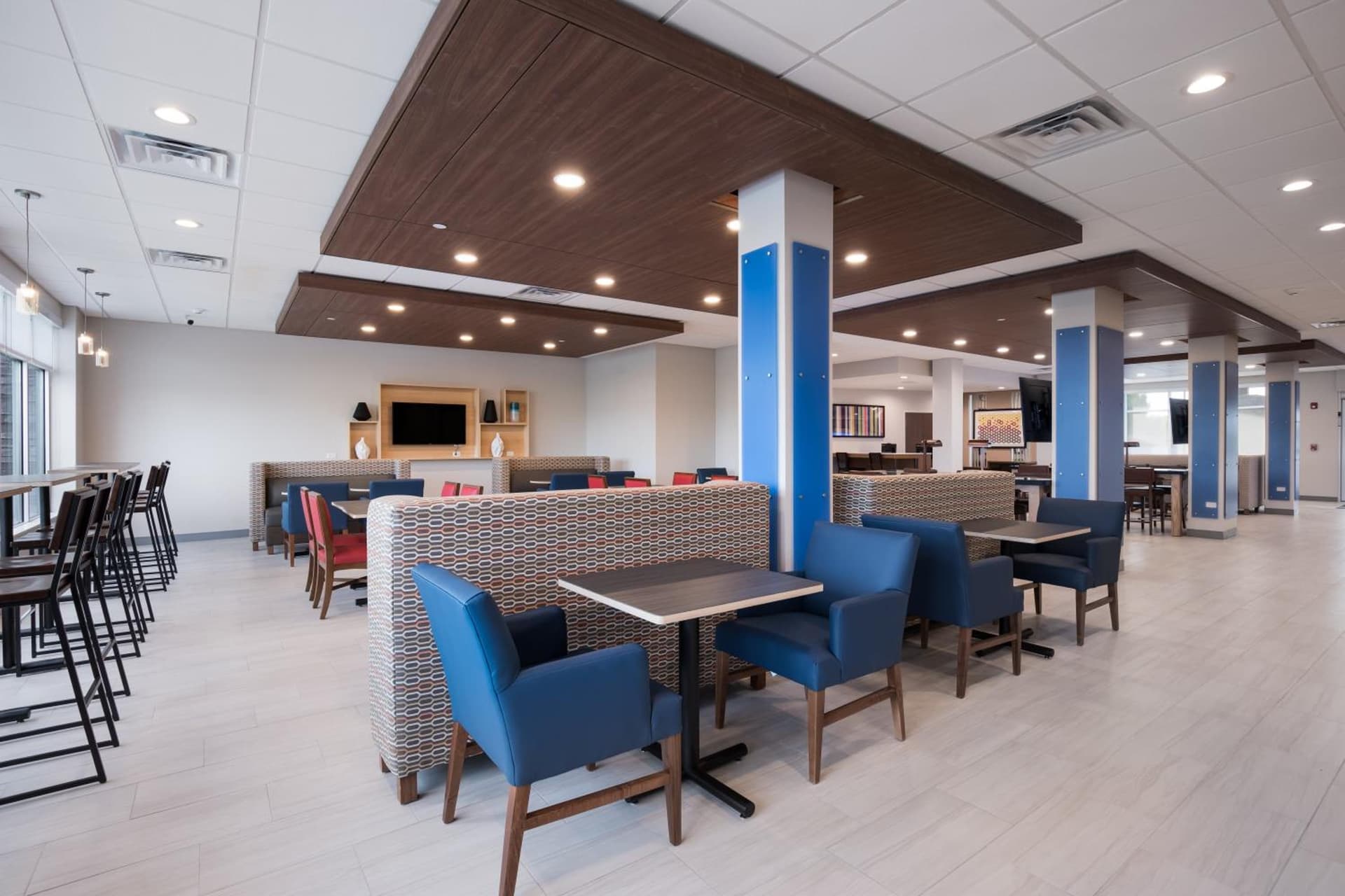 Holiday Inn Express & Suites Chicago - Hoffman Estates by IHG gallery photo in Hoffman Estates, IL — image 49