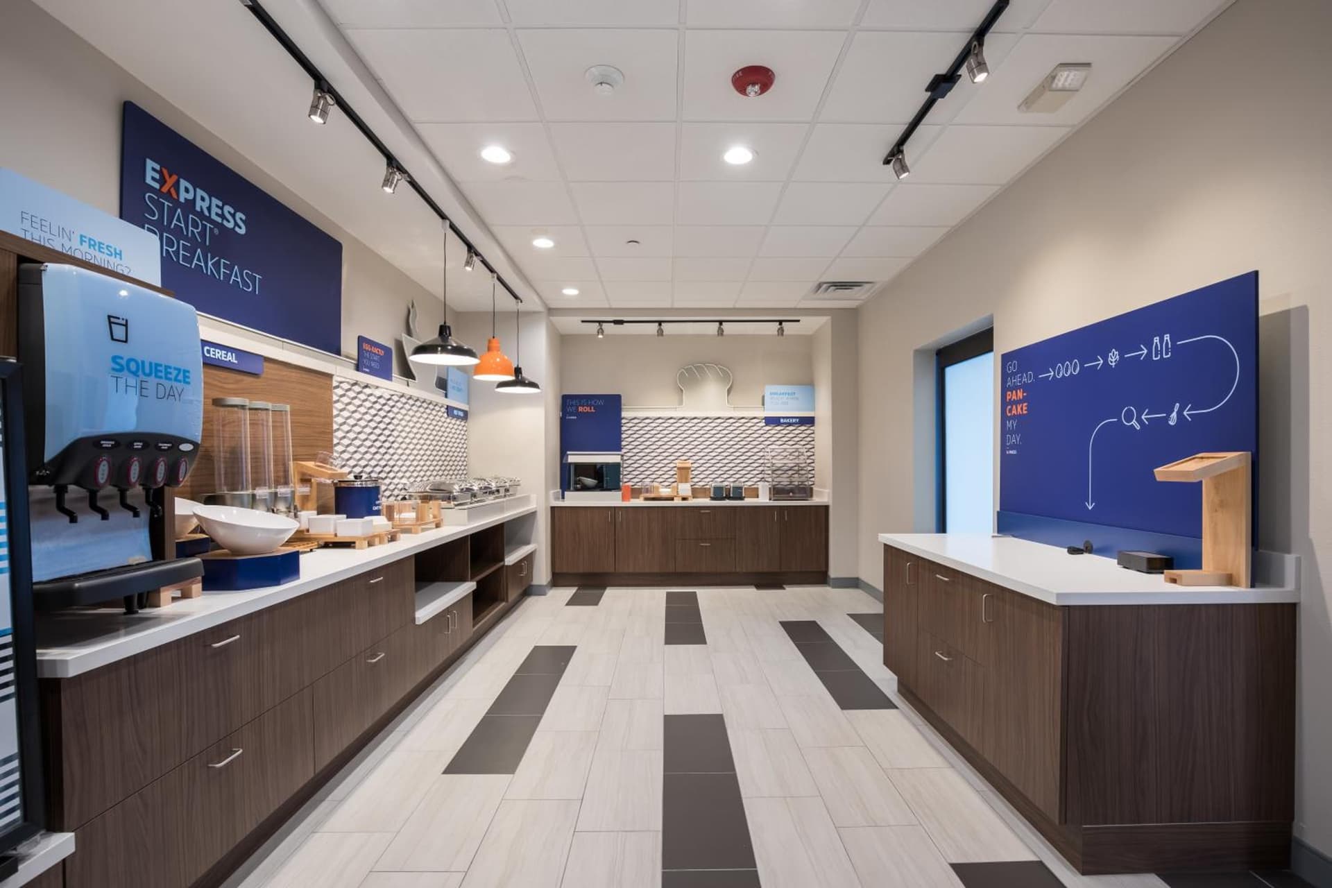 Holiday Inn Express & Suites Chicago - Hoffman Estates by IHG gallery photo in Hoffman Estates, IL — image 61