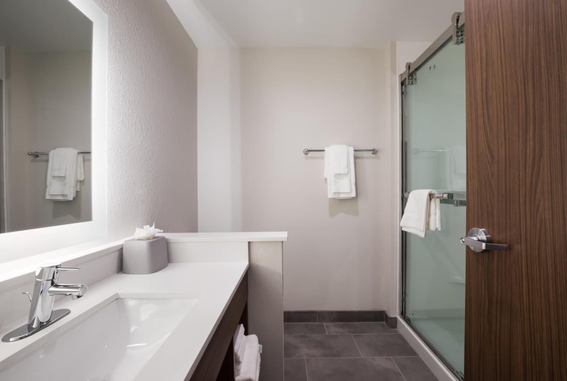 Holiday Inn Express & Suites Chicago - Hoffman Estates by IHG gallery photo in Hoffman Estates, IL — image 43