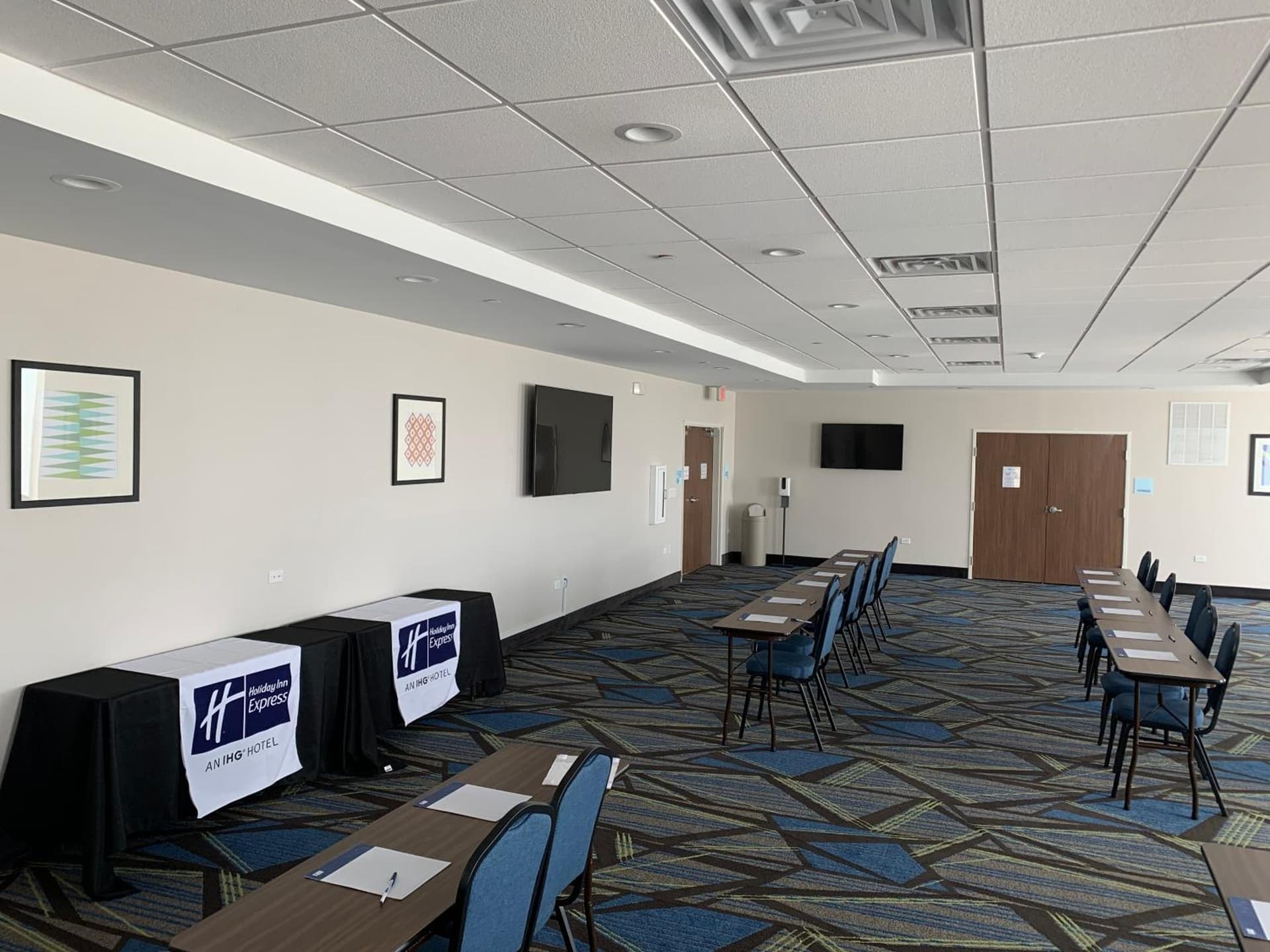Holiday Inn Express & Suites Chicago - Hoffman Estates by IHG gallery photo in Hoffman Estates, IL — image 44