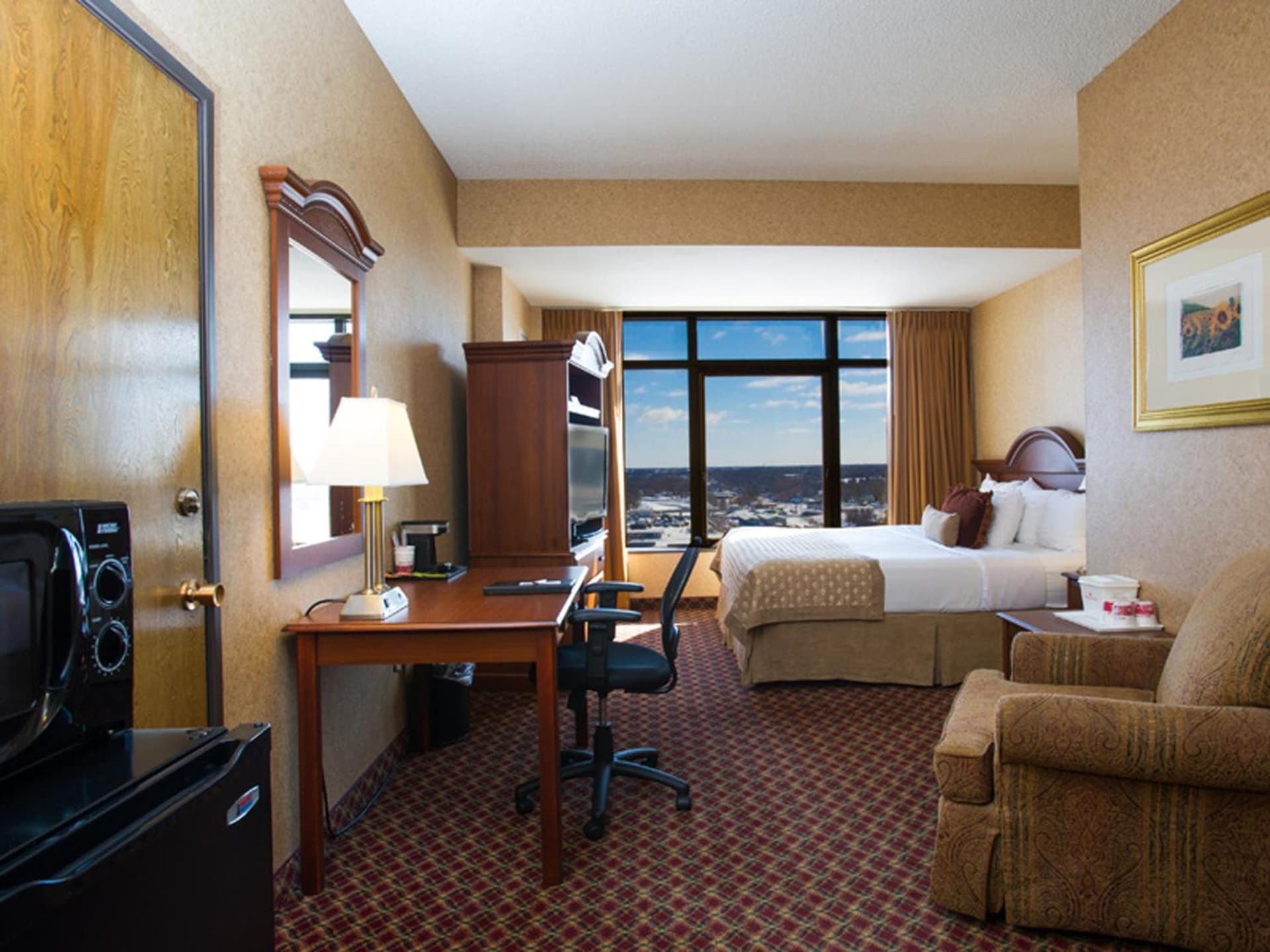 Ramada by Wyndham Topeka Downtown Hotel & Convention Center gallery photo in Topeka, KS — image 16
