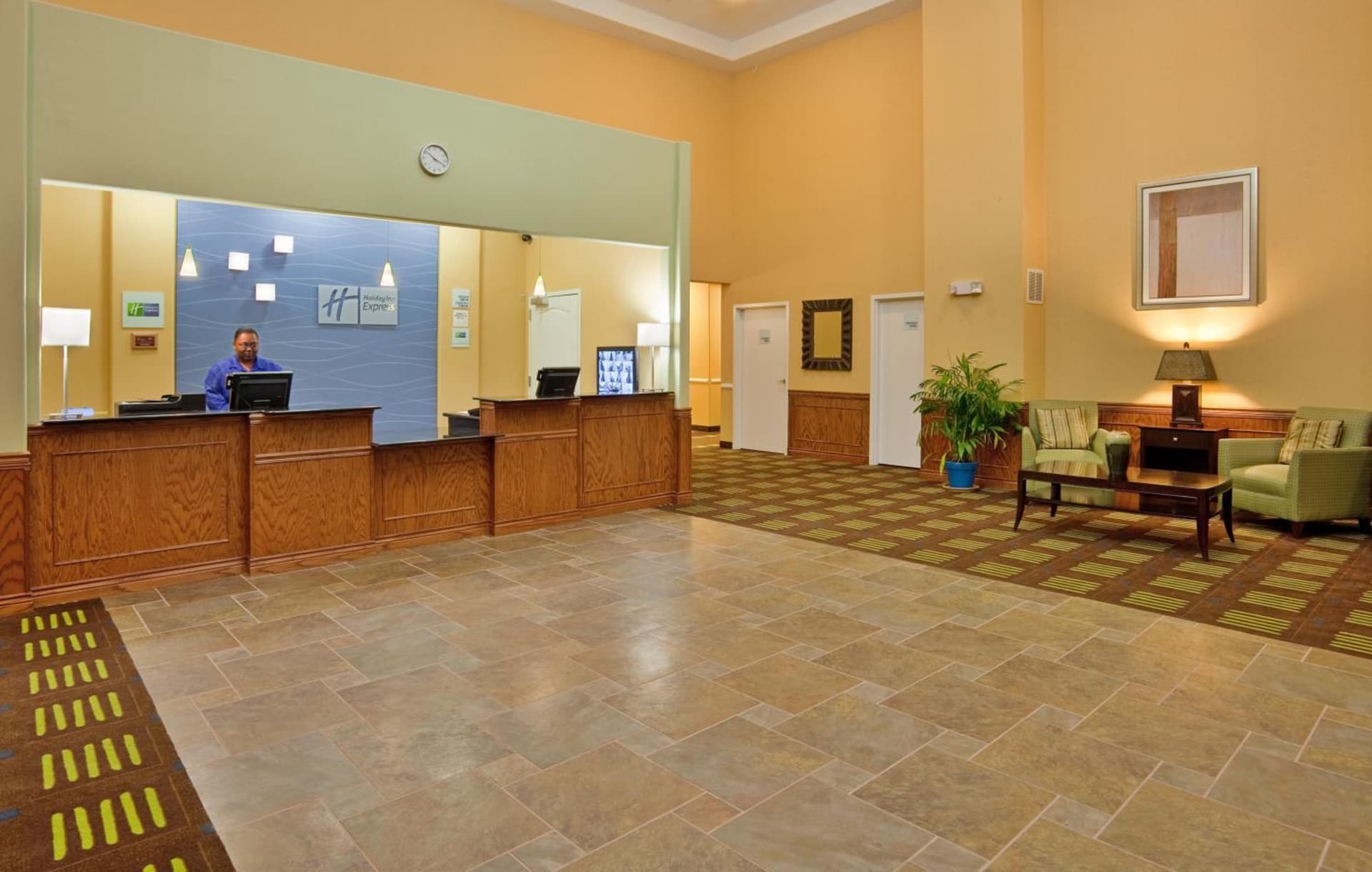 Holiday Inn Express Hotel & Suites Kansas City Sports Complex by IHG interior in Kansas City, MO — gallery photo 2