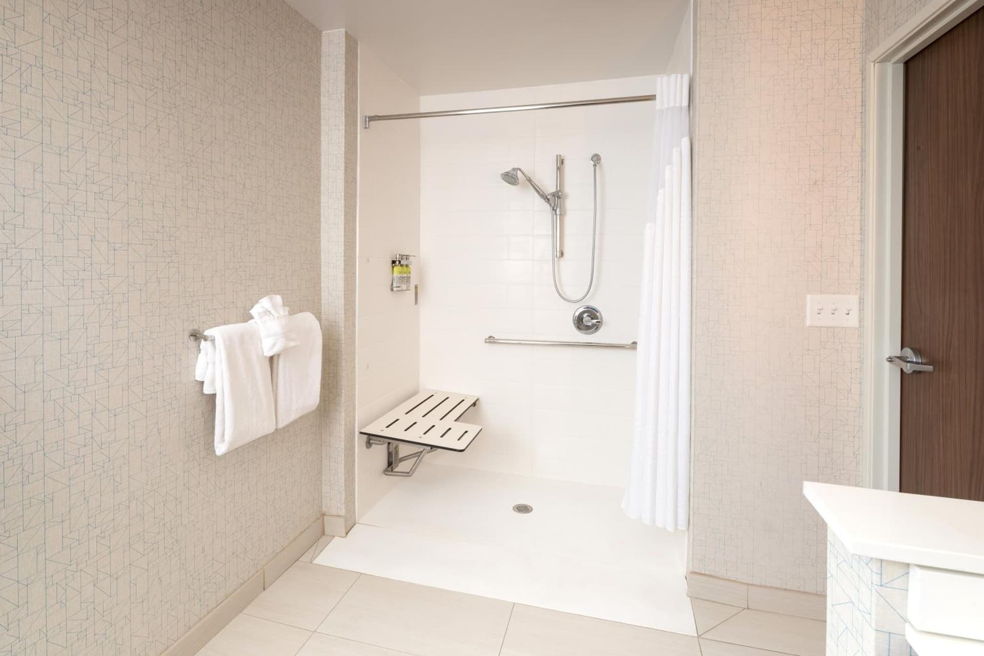 Holiday Inn Express & Suites - Kalamazoo West by IHG gallery photo in Kalamazoo, MI — image 28