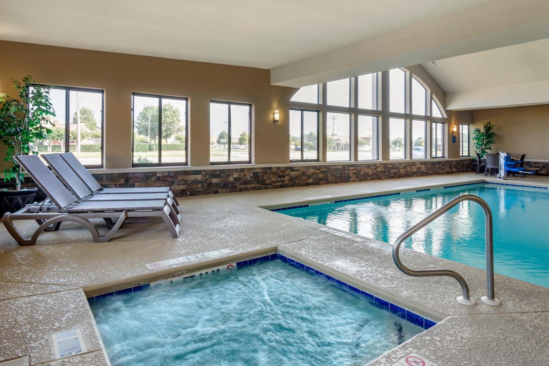 Comfort Suites near Robins Air Force Base gallery photo in Warner Robins, GA — image 10