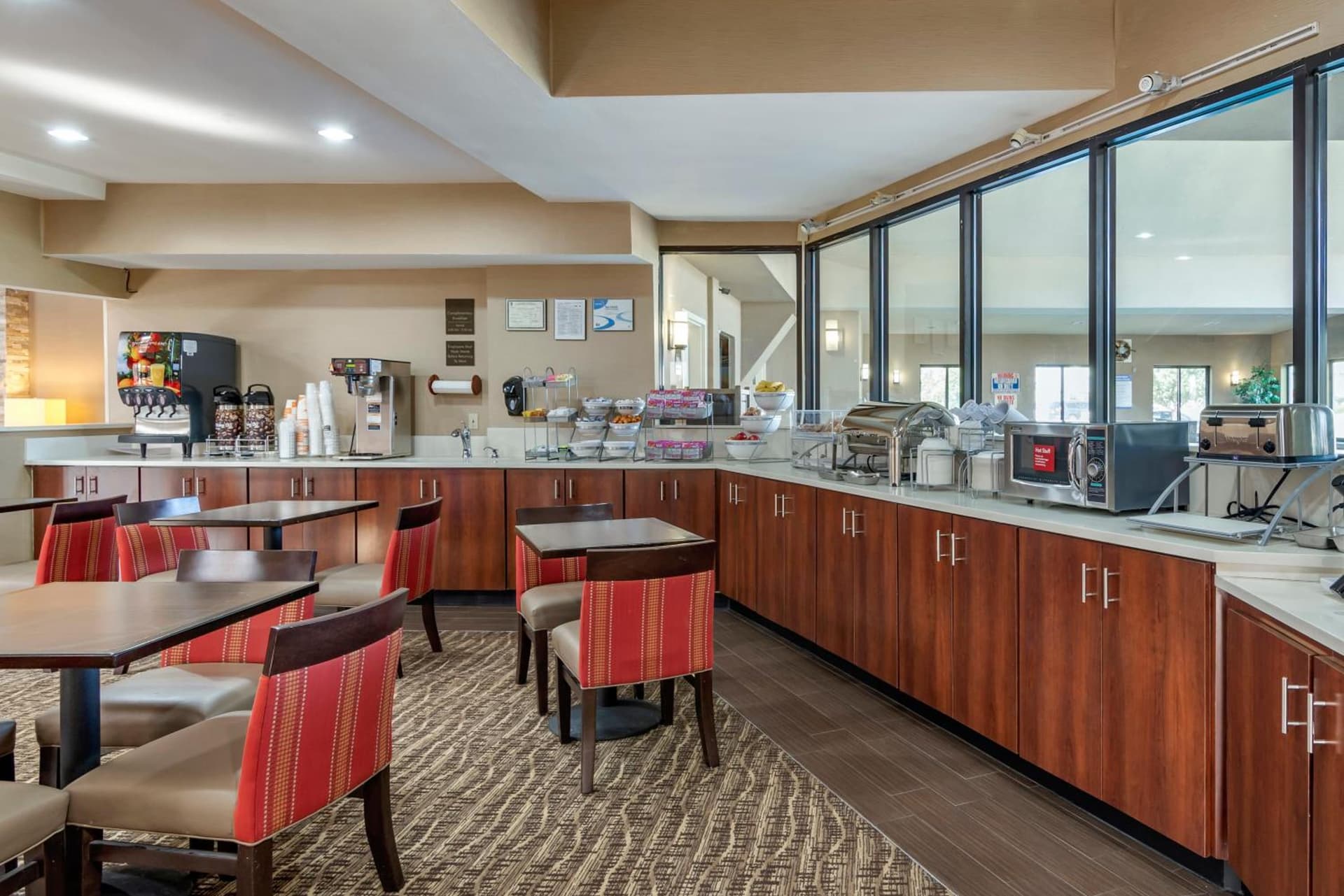 Comfort Suites near Robins Air Force Base gallery photo in Warner Robins, GA — image 42
