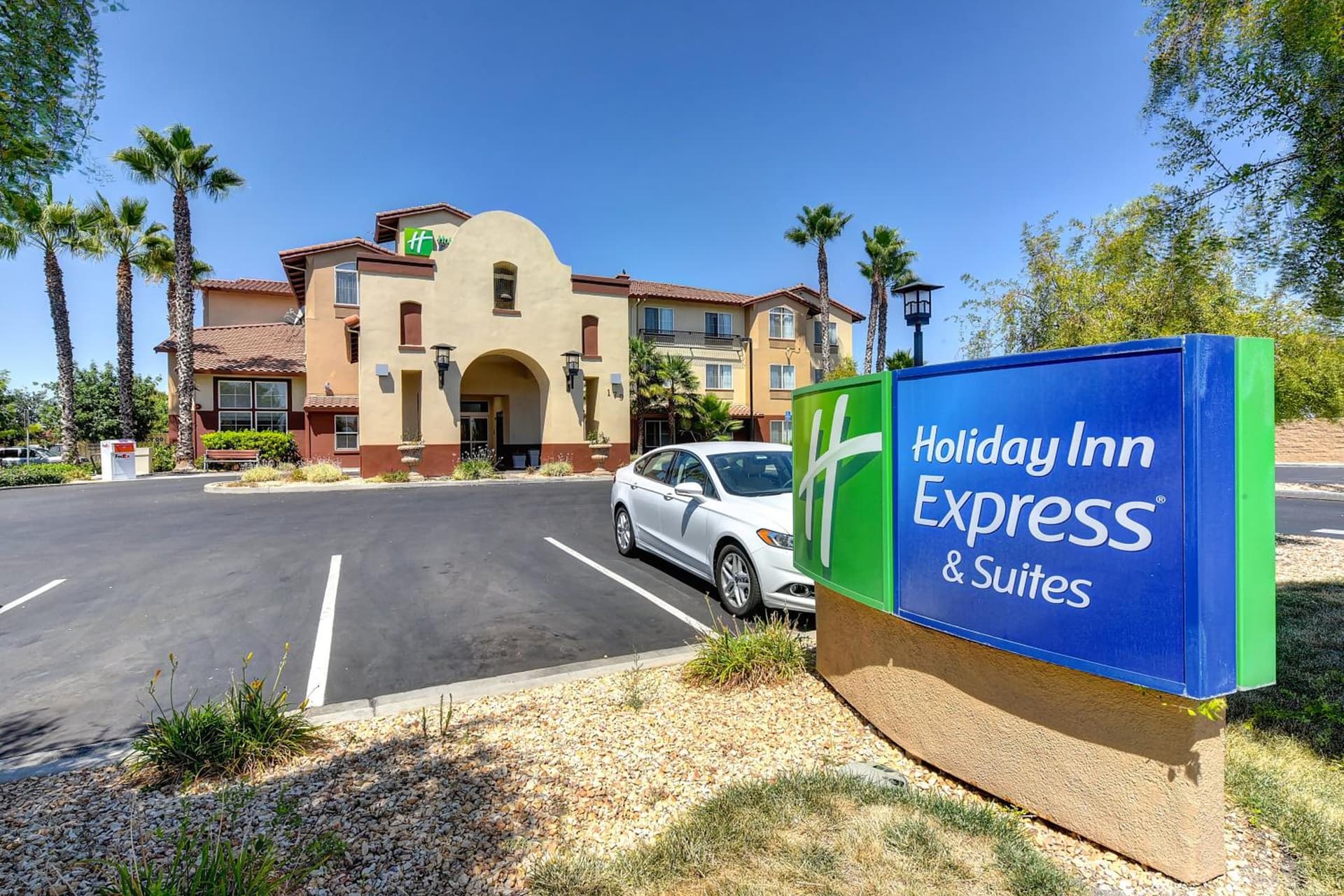 Holiday Inn Express Hotel & Suites Manteca by IHG gallery photo in Manteca, CA — image 31
