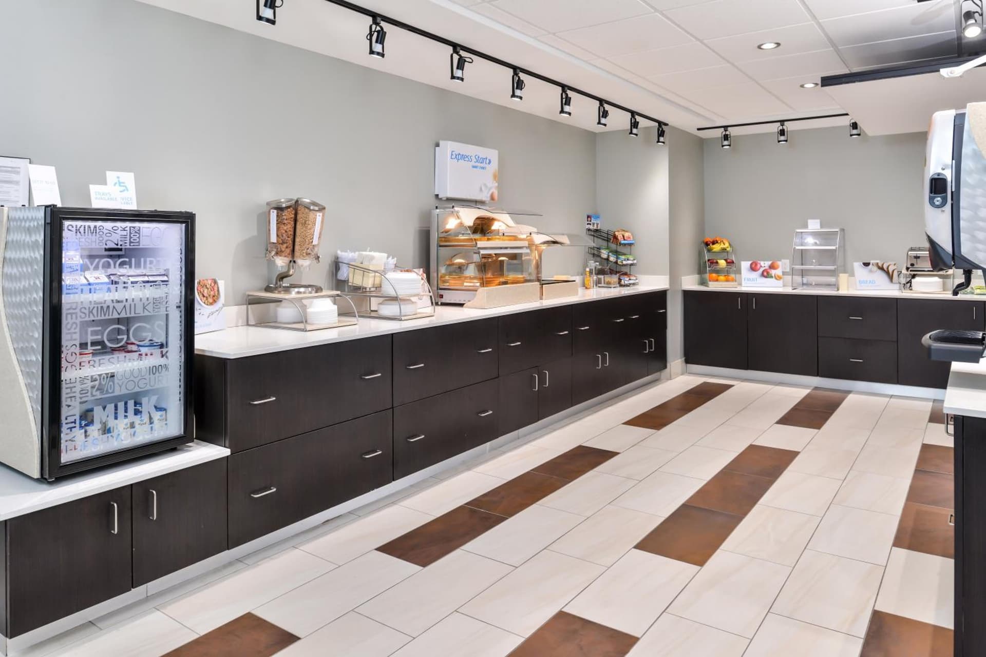 Holiday Inn Express & Suites - Kansas City - Lee's Summit by IHG gallery photo in Lees Summit, MO — image 4