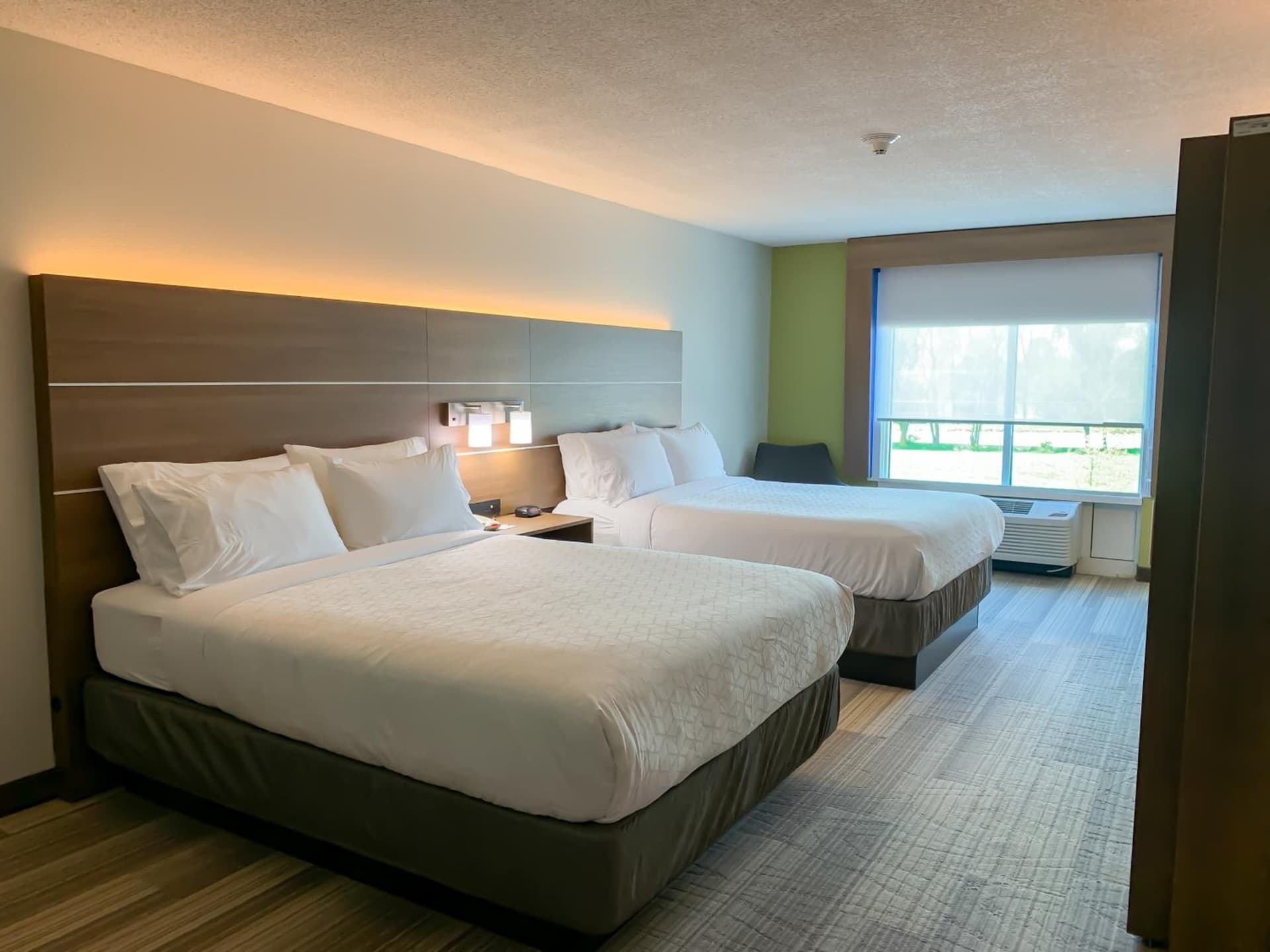 Holiday Inn Express & Suites Lexington Downtown Area-Keeneland by IHG gallery photo in Lexington, KY — image 9