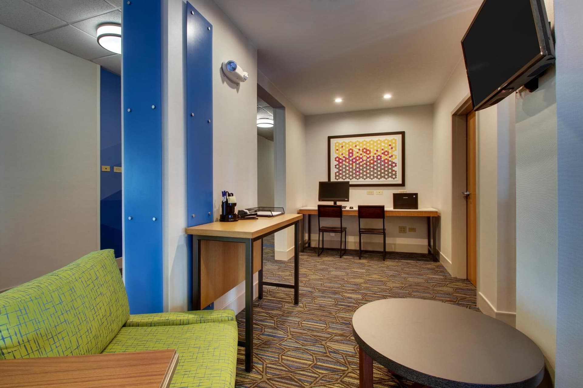 Holiday Inn Express Hotel & Suites Morris by IHG gallery photo in Morris, IL — image 8