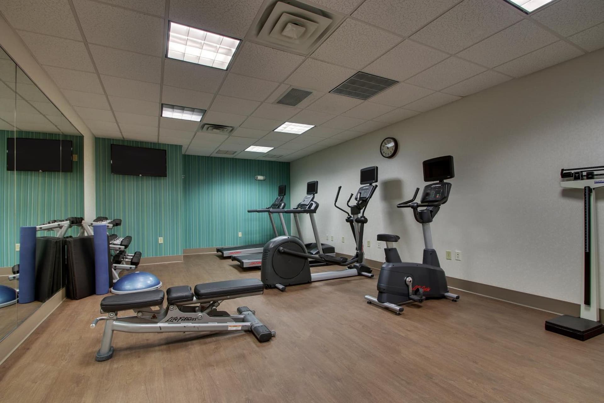Holiday Inn Express Hotel & Suites Morris by IHG gallery photo in Morris, IL — image 57