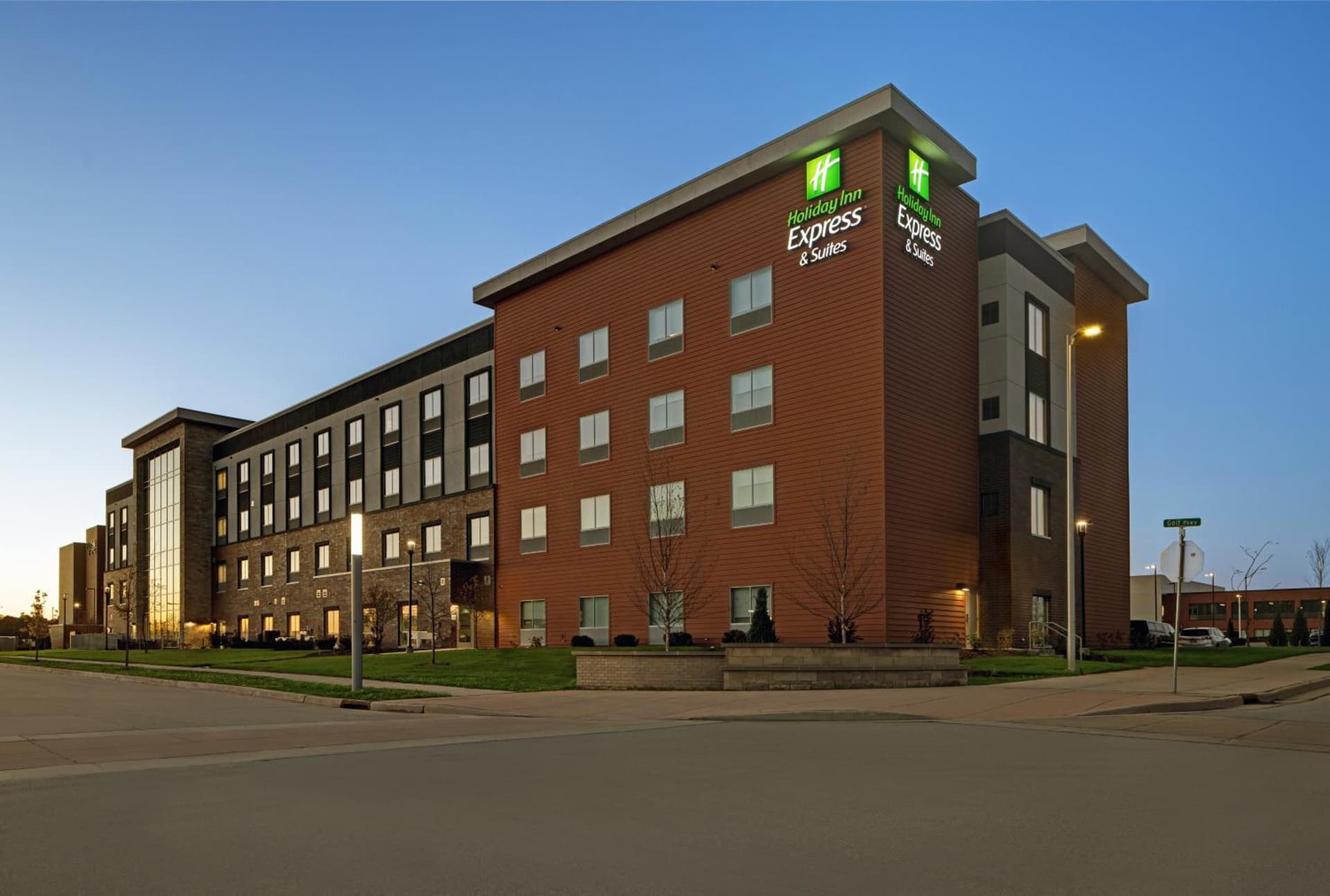 Holiday Inn Express & Suites - Milwaukee - Brookfield by IHG gallery photo in Brookfield, WI — image 11