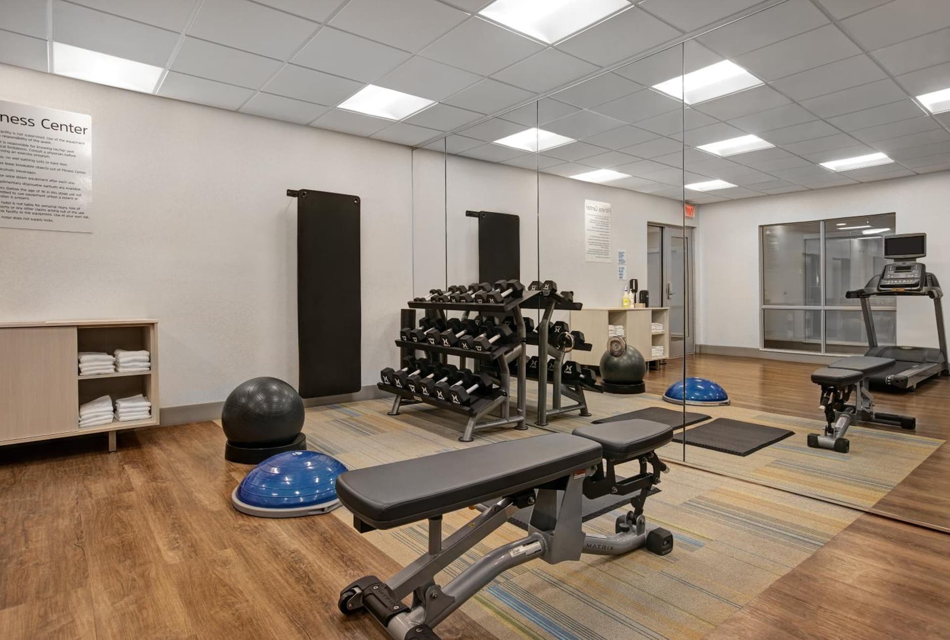 Holiday Inn Express & Suites - Milwaukee - Brookfield by IHG gallery photo in Brookfield, WI — image 64