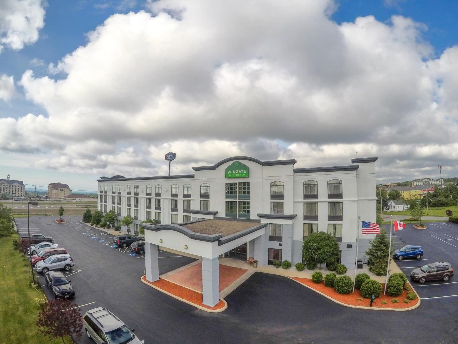Wingate by Wyndham Erie interior in Erie, PA — gallery photo 2