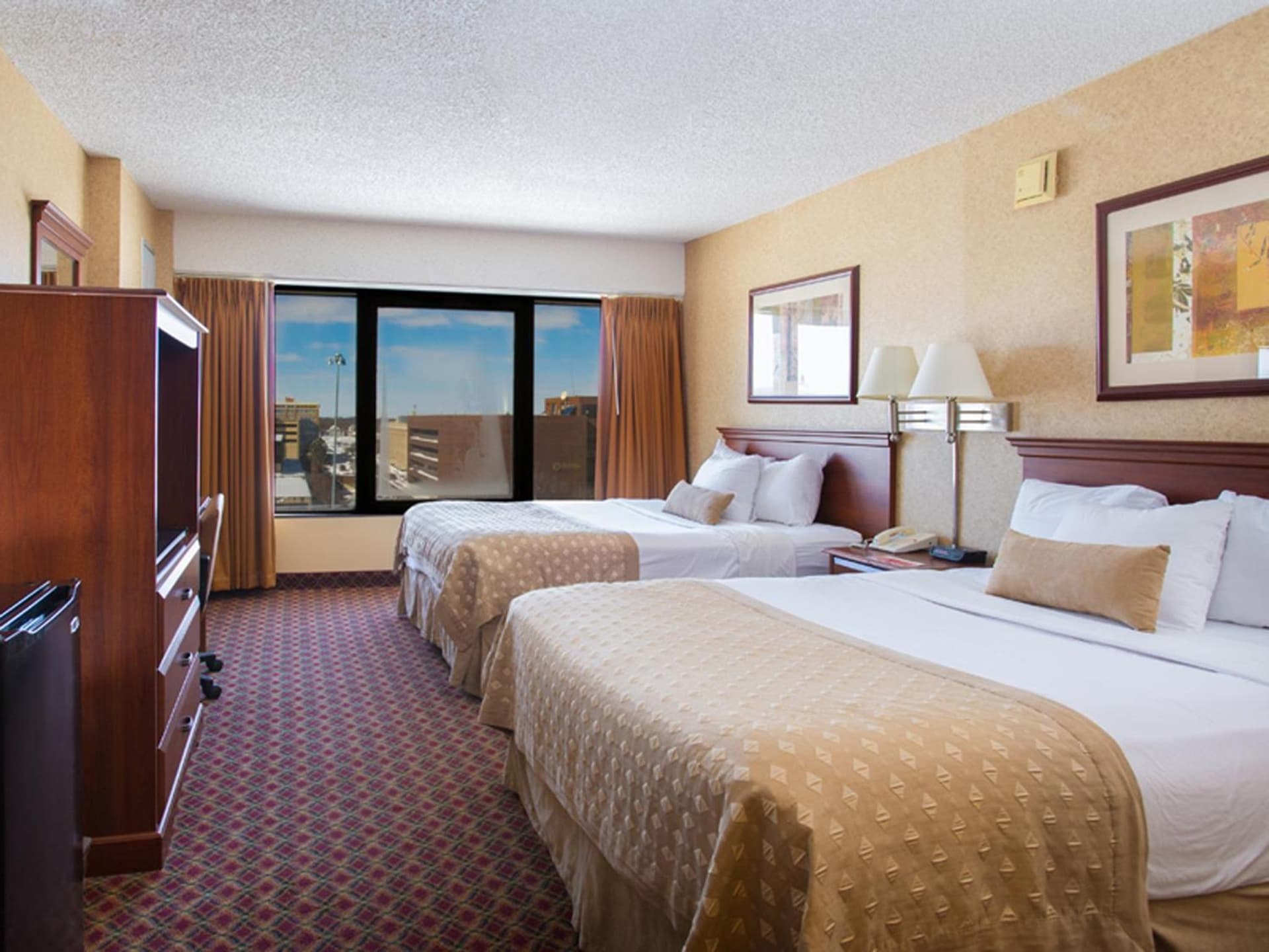 Ramada by Wyndham Topeka Downtown Hotel & Convention Center gallery photo in Topeka, KS — image 21