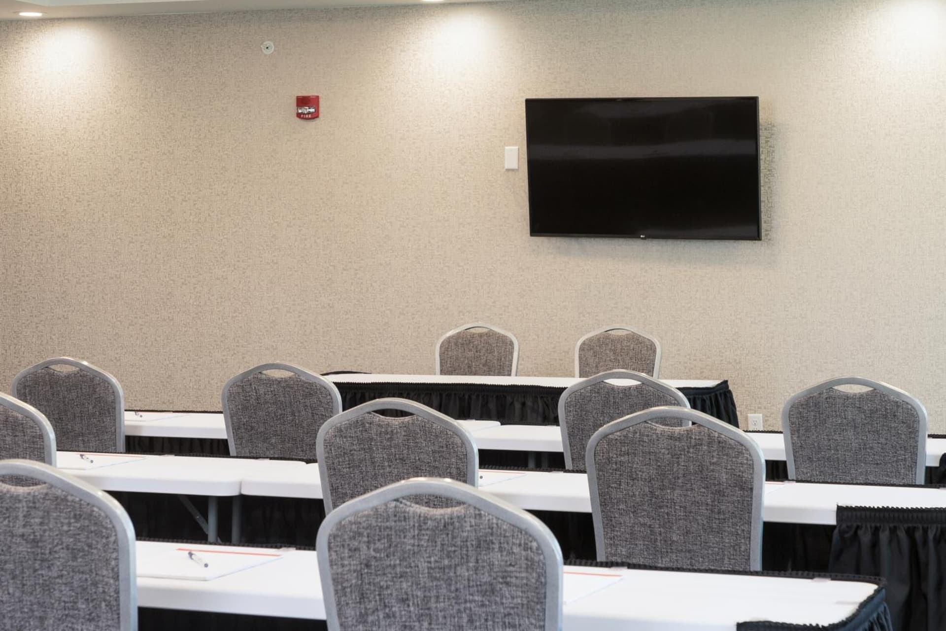 Holiday Inn Express & Suites - Michigan City by IHG gallery photo in Michigan City, IN — image 12